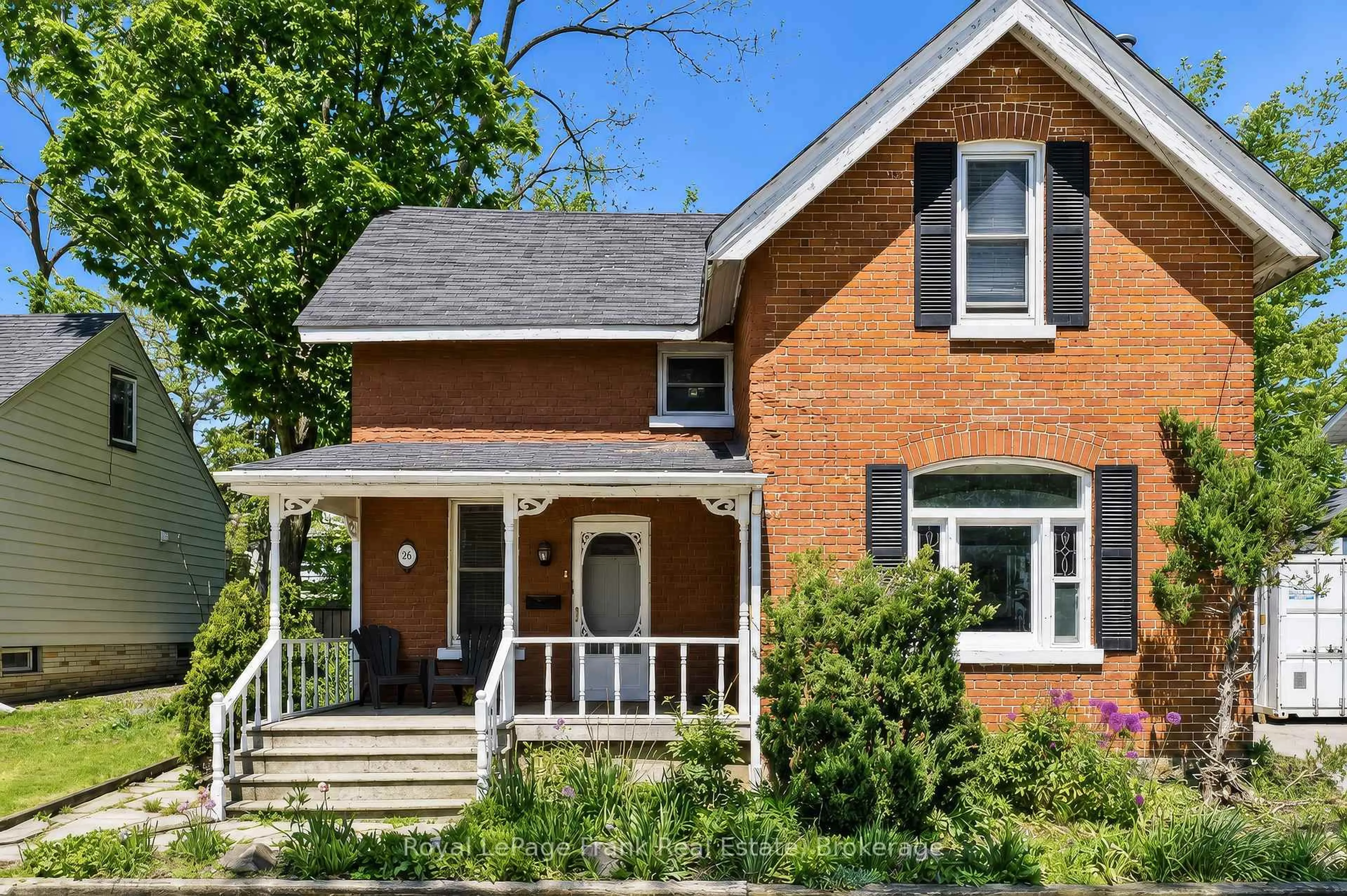 Home with brick exterior material, street for 34 North St, Barrie Ontario L4M 2R9