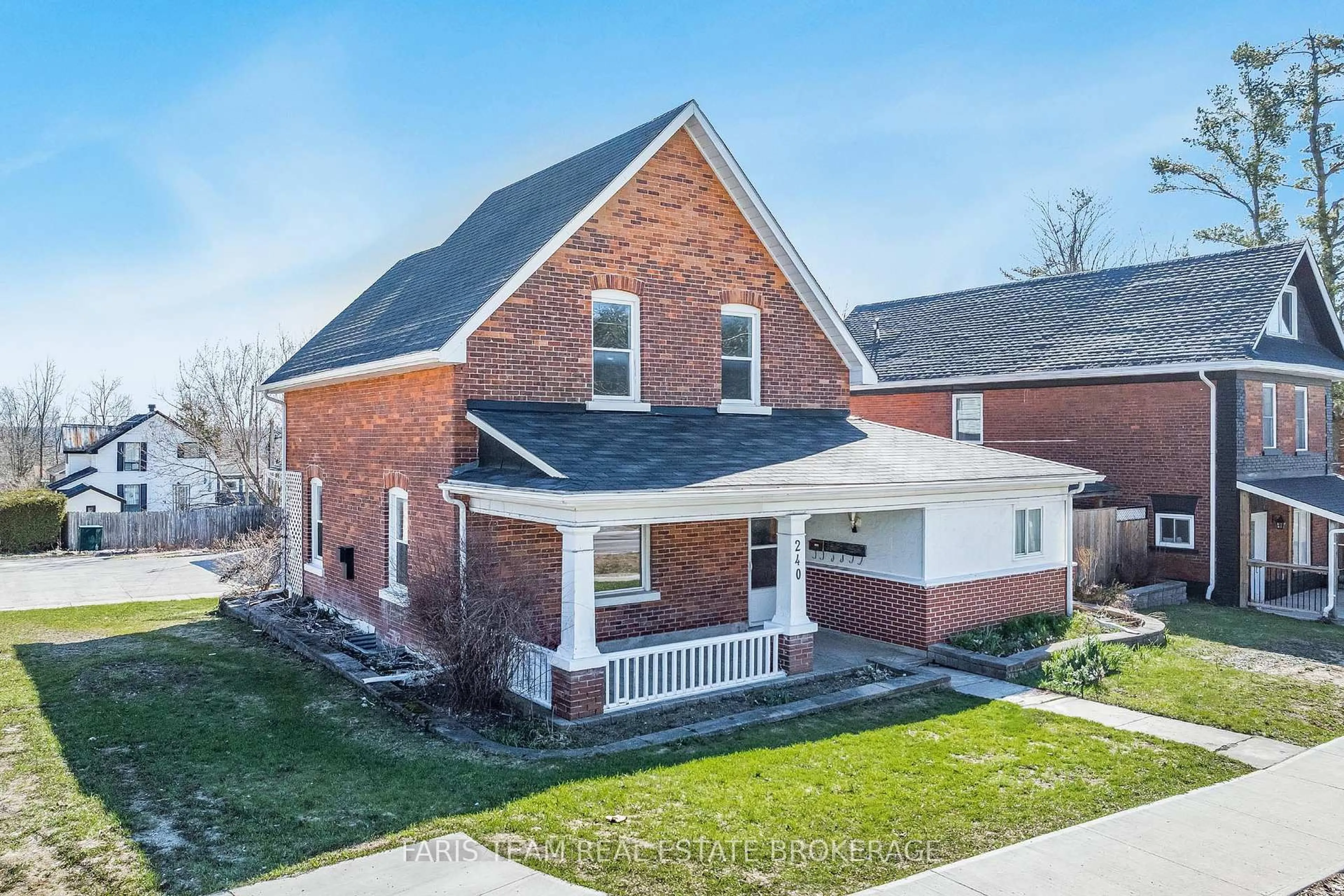 Home with brick exterior material, street for 240 Laclie St, Orillia Ontario L3V 4N6