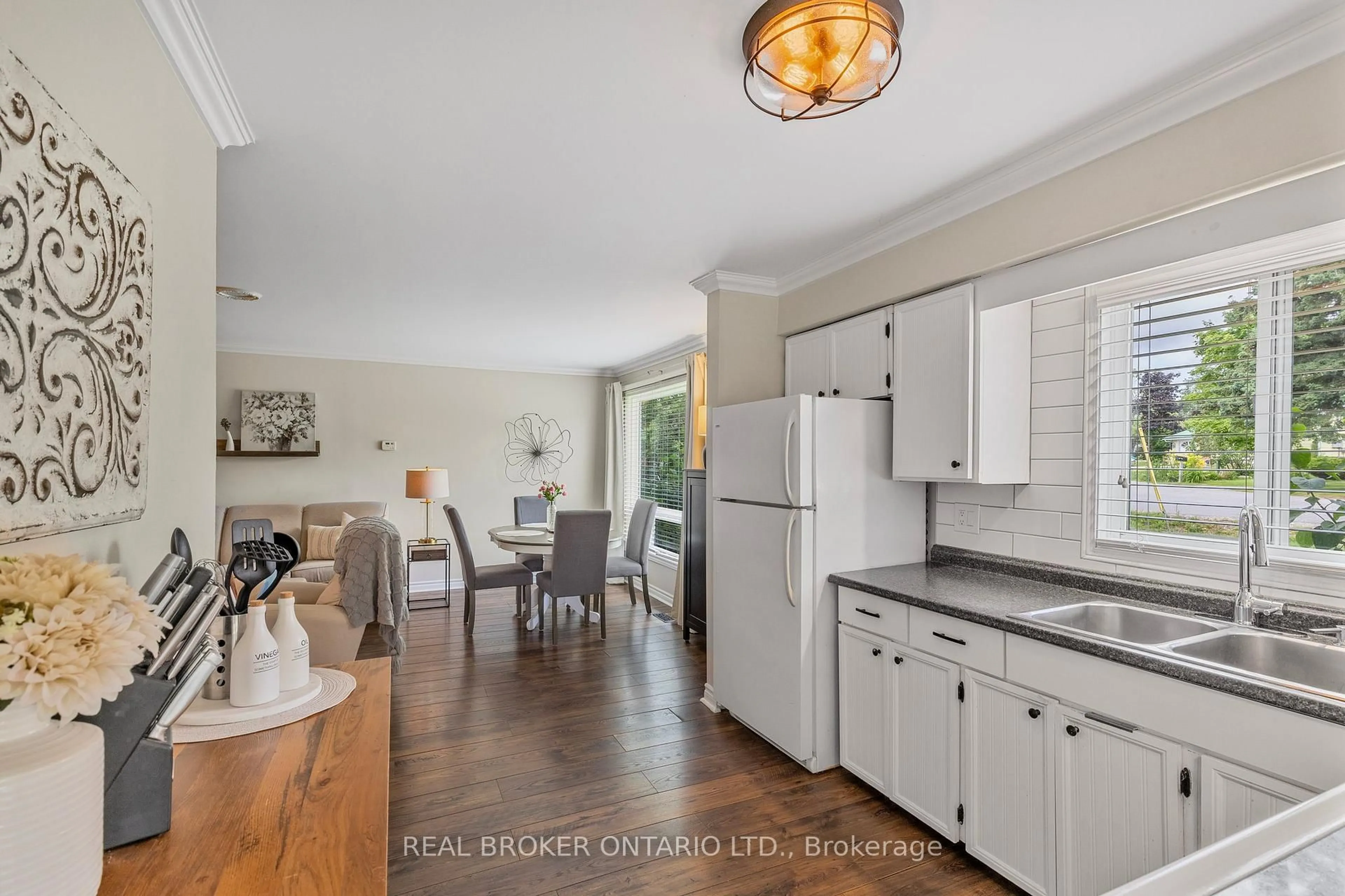 Open concept kitchen, ceramic/tile floor for 23 Owen Rd, Oro-Medonte Ontario L0L 1T0