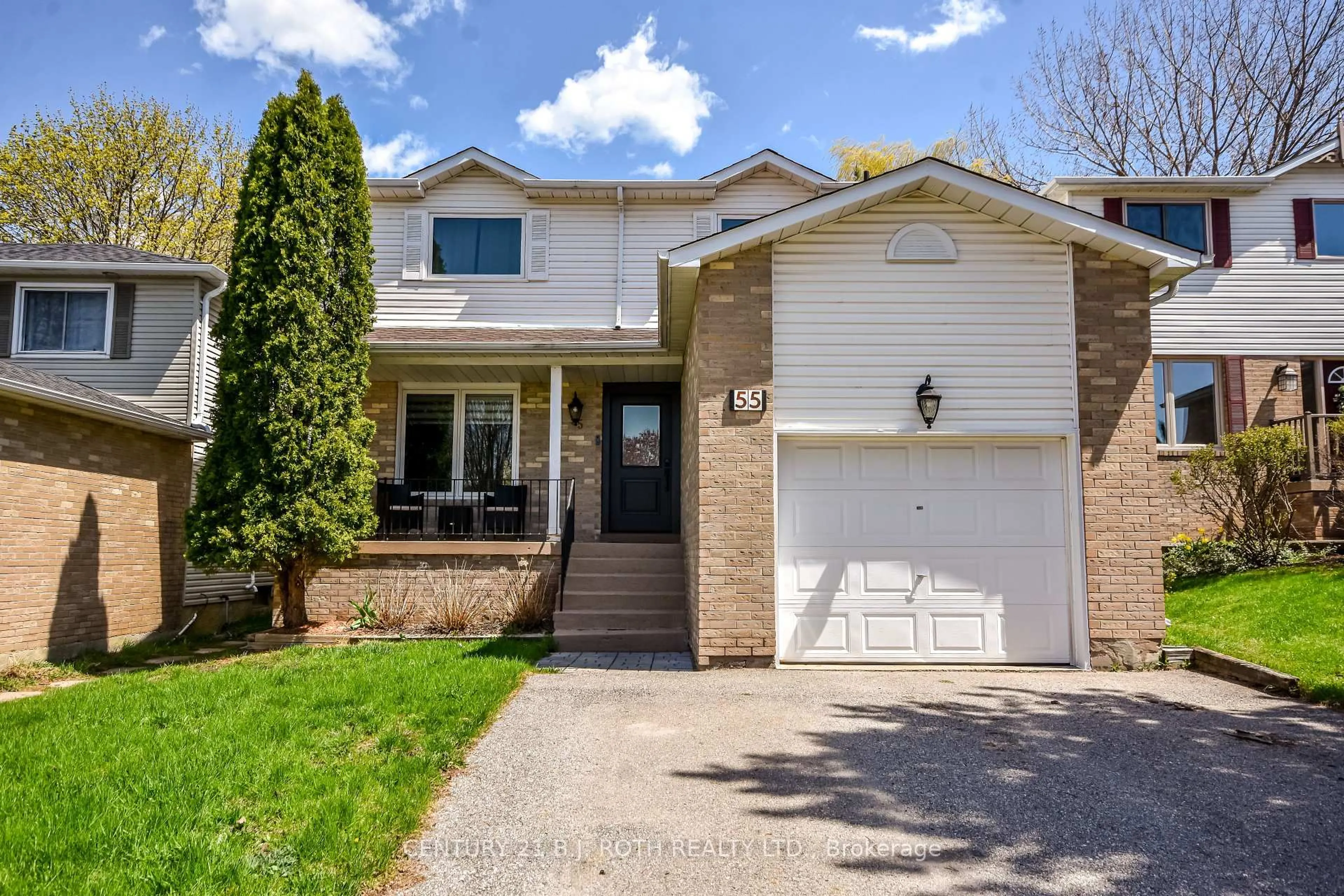 Home with vinyl exterior material, street for 55 Moon Dr, Barrie Ontario L4N 7G8
