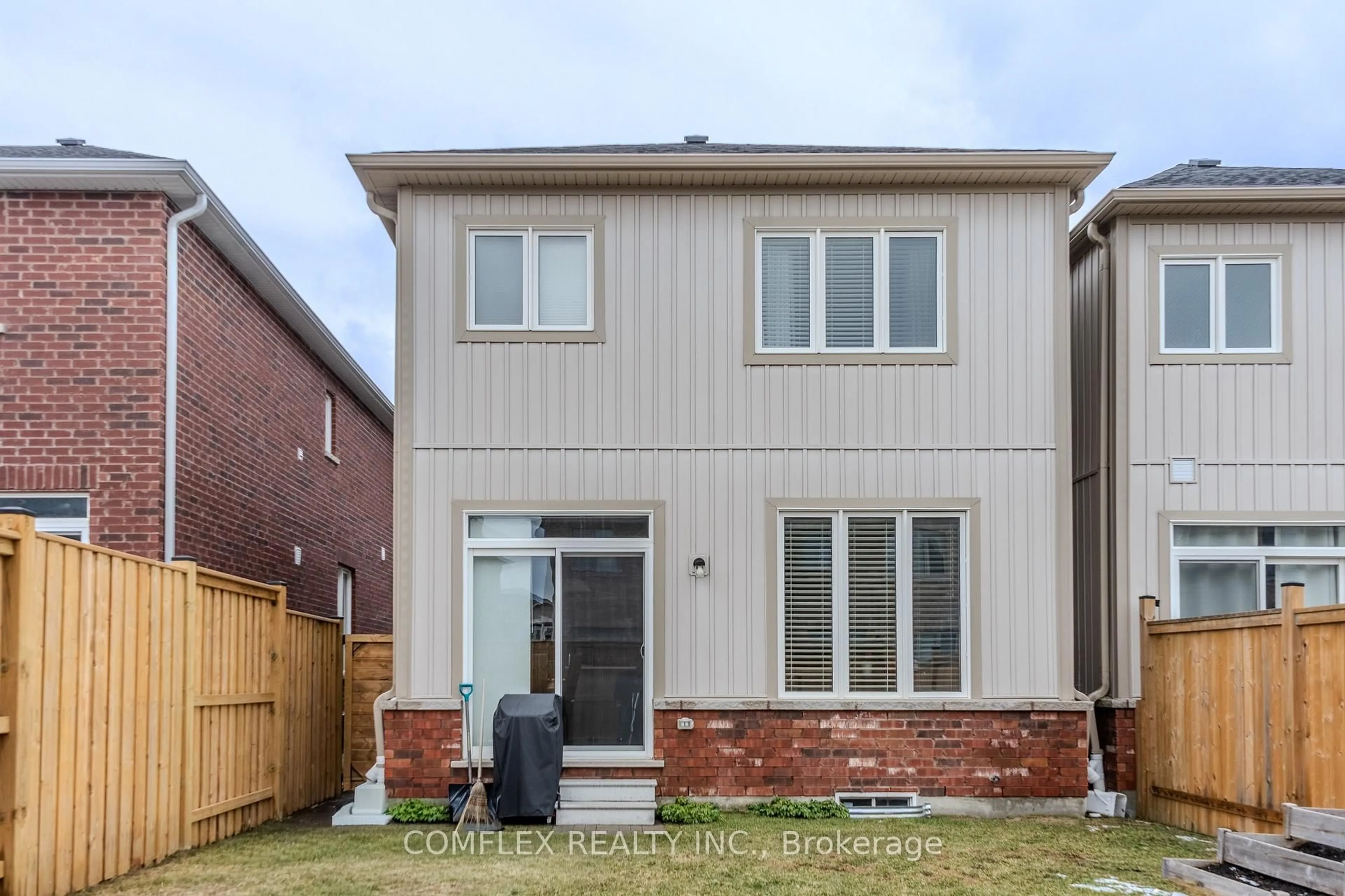 Home with brick exterior material, street for 9 Barfoot St, Collingwood Ontario L9Y 3Y7