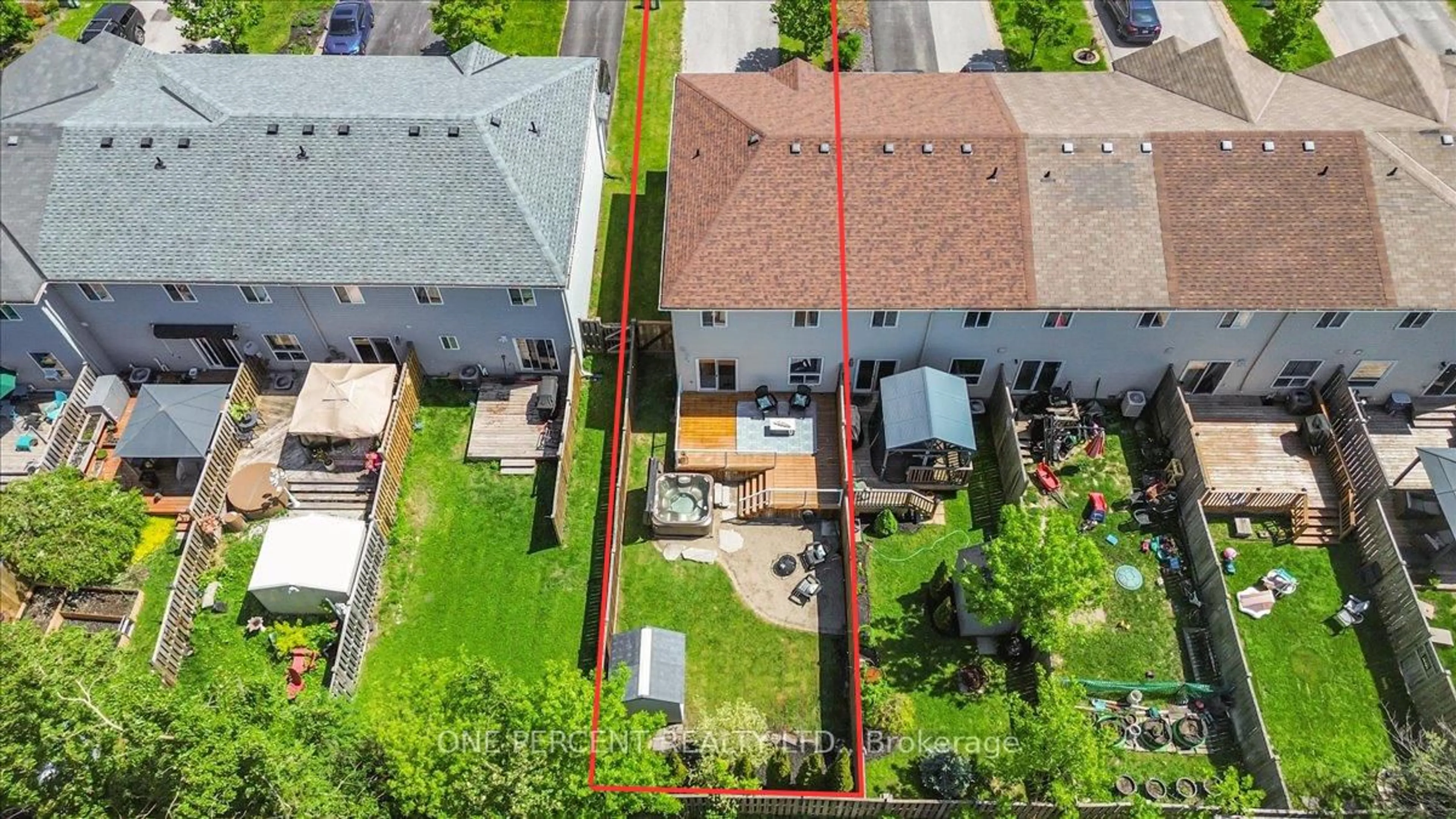 A pic from outside/outdoor area/front of a property/back of a property/a pic from drone, street for 19 Michelle Dr, Orillia Ontario L3V 0B3