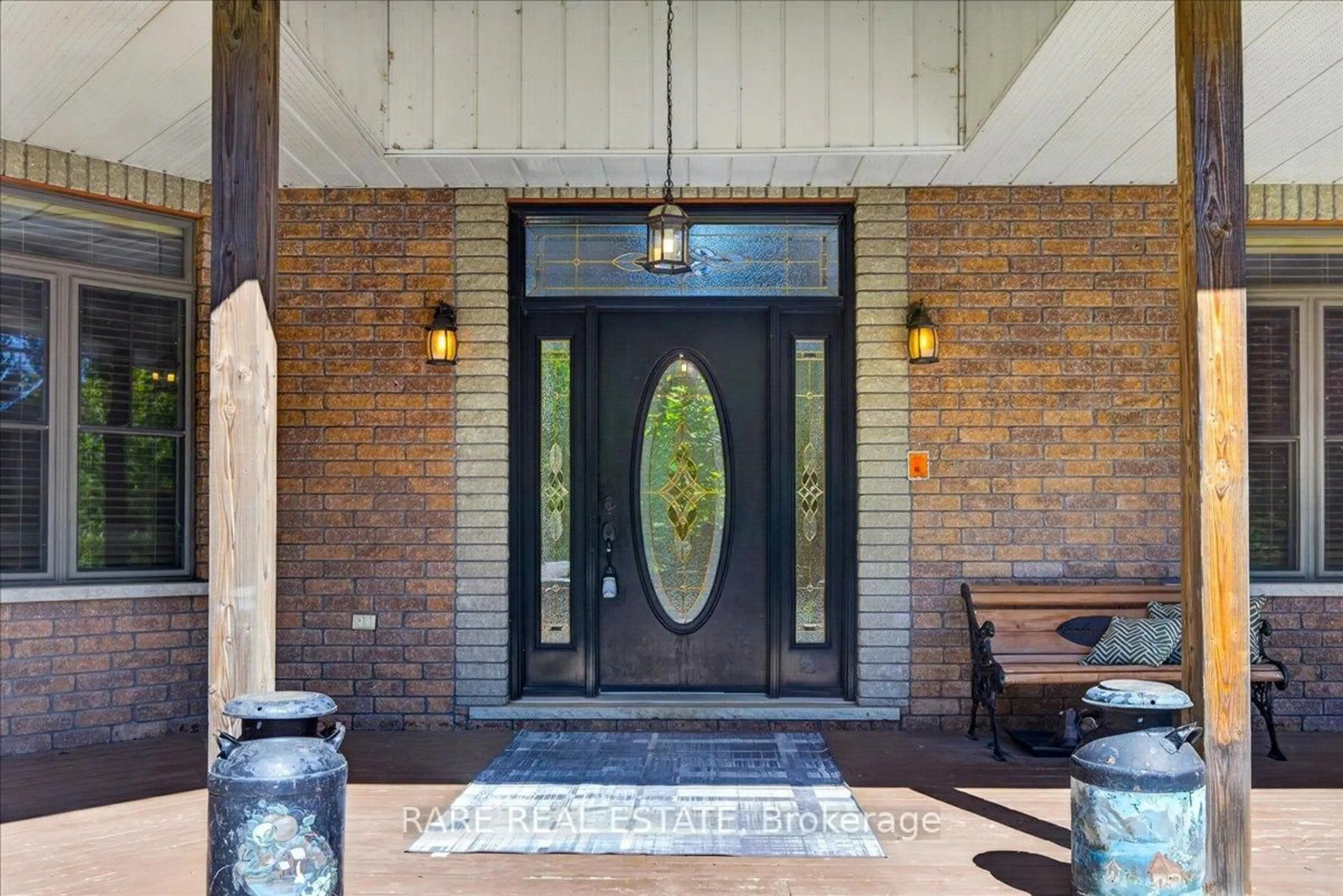 Indoor entryway for 3938 Hogback Rd, Clearview Ontario L0M 1N0