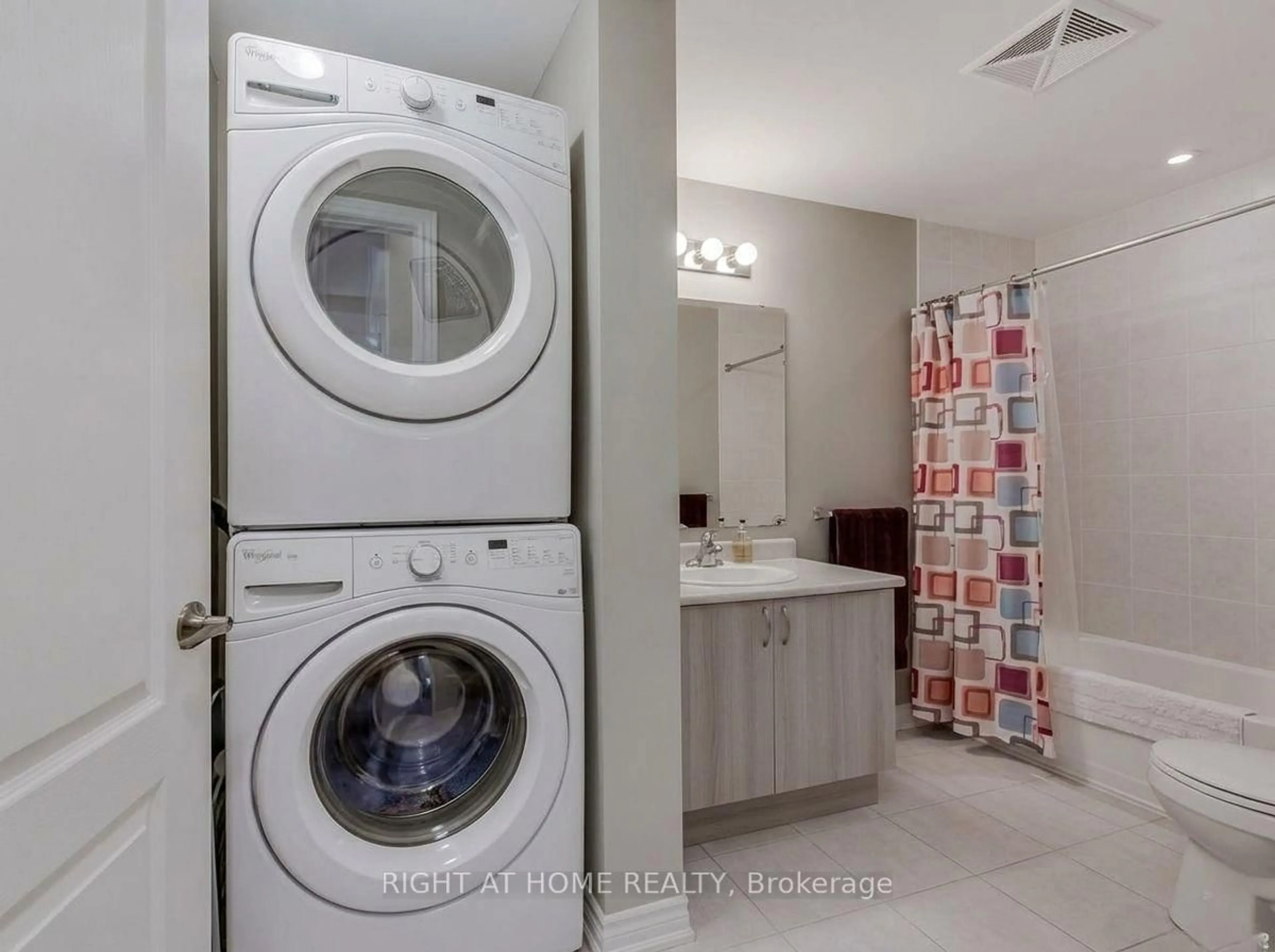 Laundry room for 44 Ferndale Dr #305, Barrie Ontario L4N 2V1