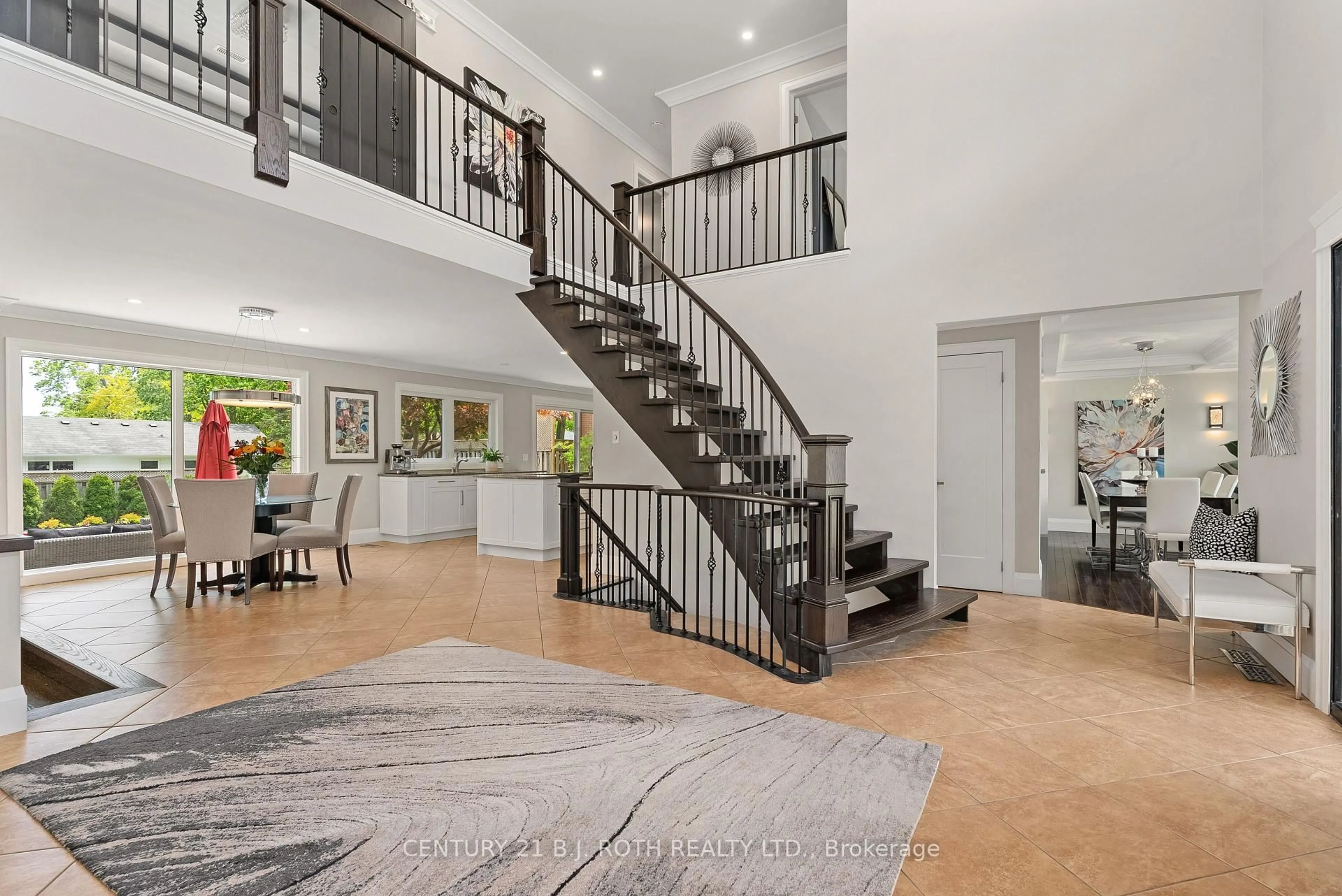 Indoor foyer for 29 Castle Dr, Barrie Ontario L4N 1P9