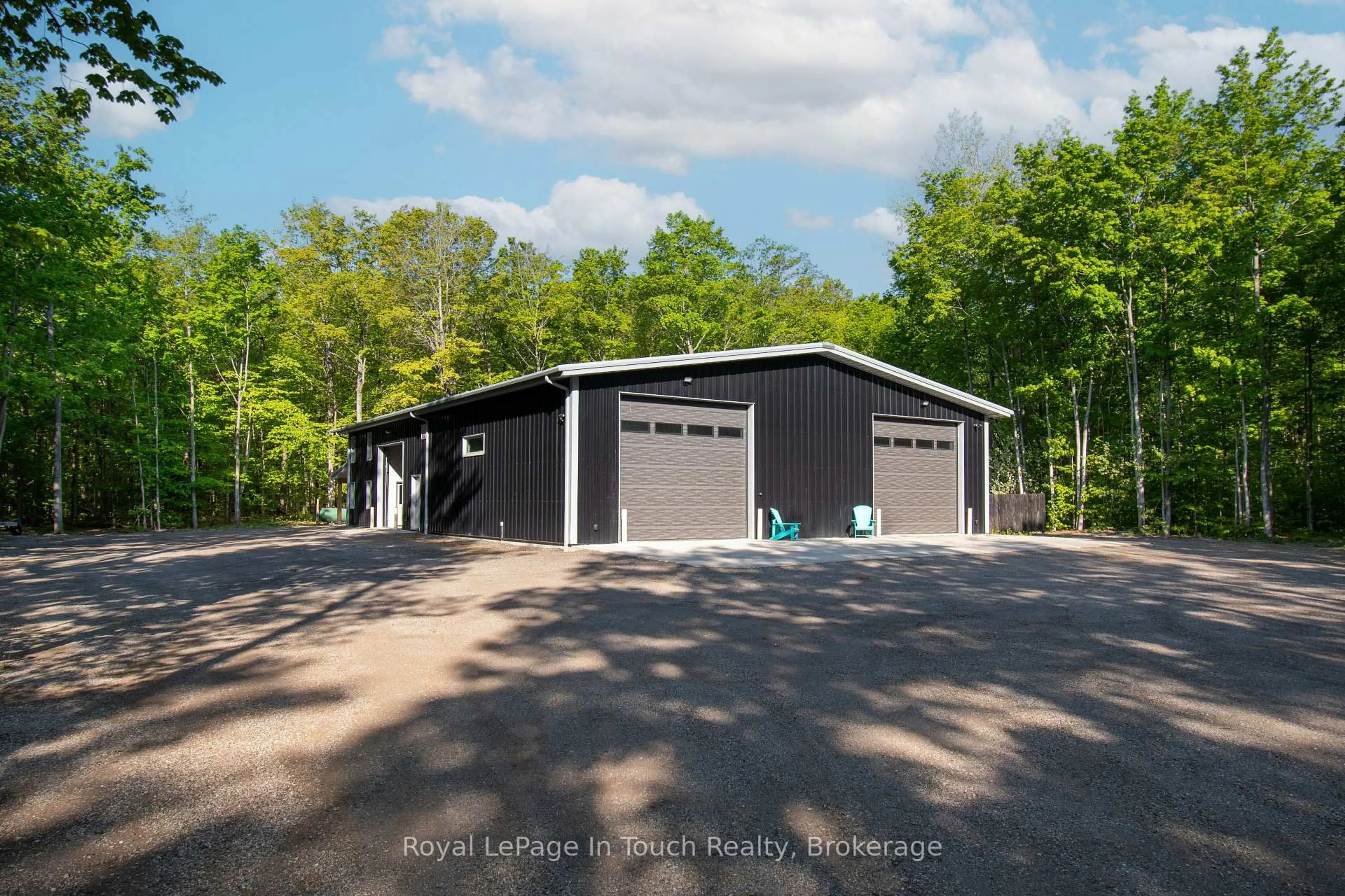 Indoor garage for 1388 Cedarpoint Rd, Tiny Ontario L0L 2J0