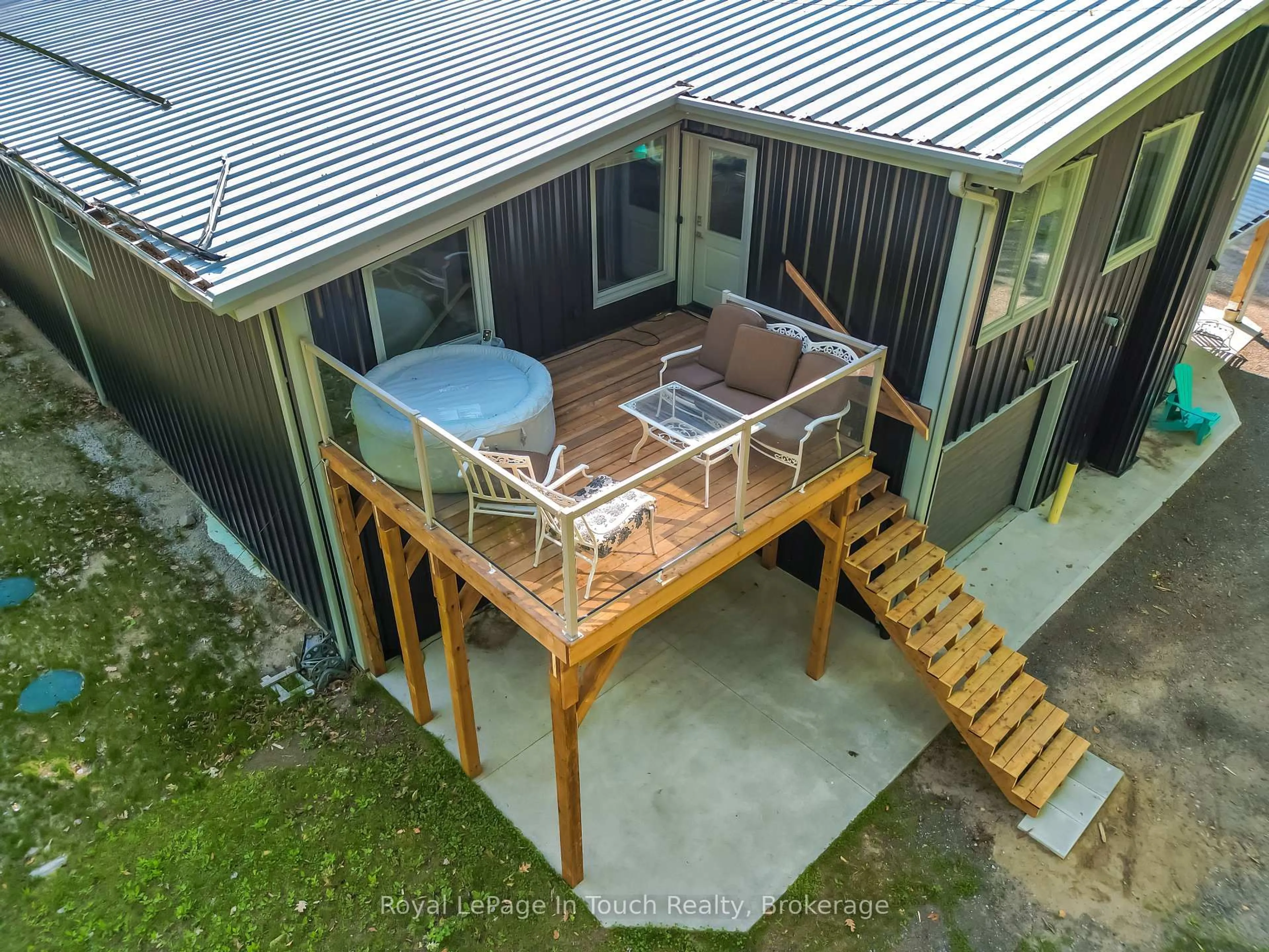 A pic from outside/outdoor area/front of a property/back of a property/a pic from drone, unknown for 1388 Cedarpoint Rd, Tiny Ontario L0L 2J0