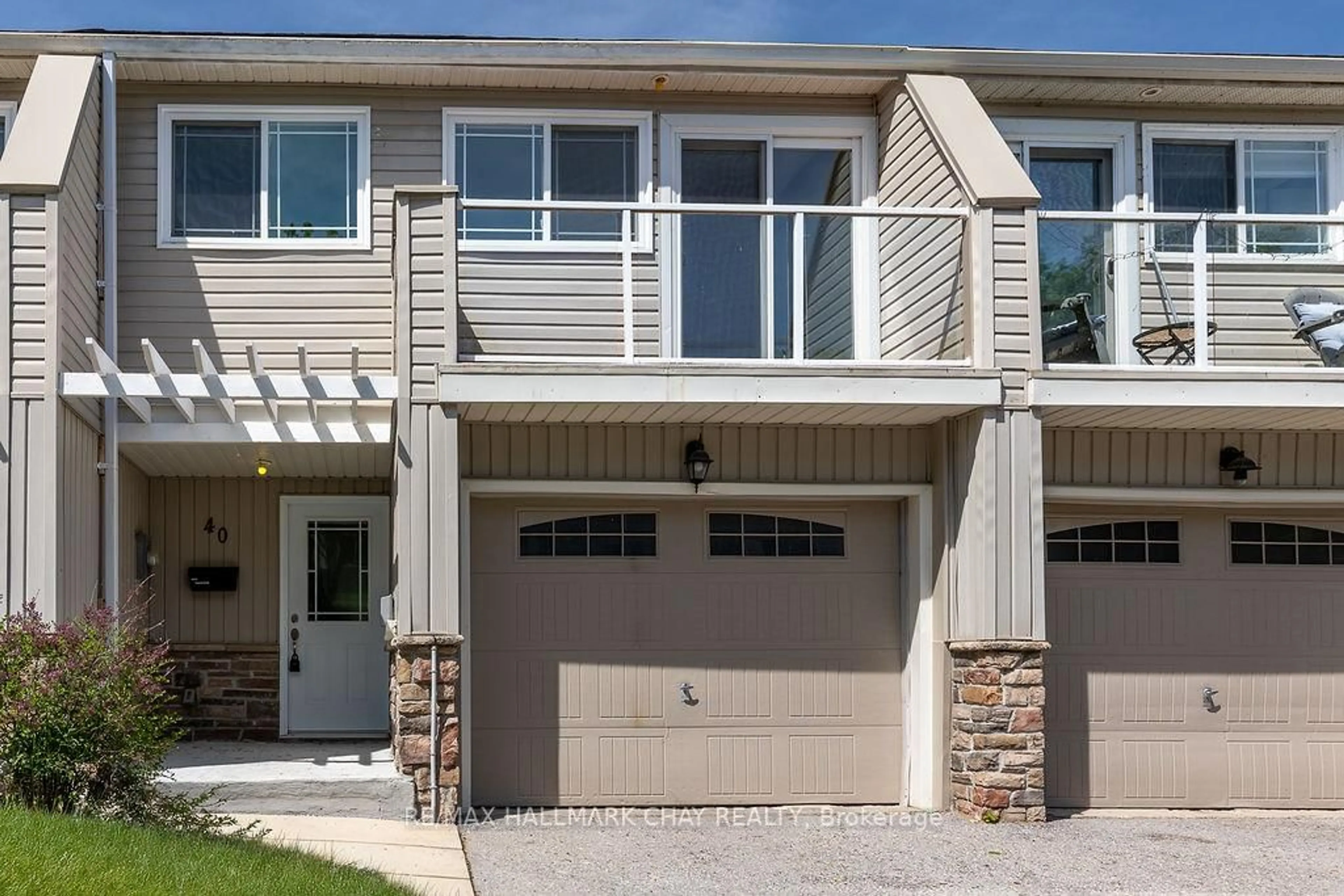 Home with vinyl exterior material, street for 12 Lankin Blvd #40, Orillia Ontario L3V 6T2