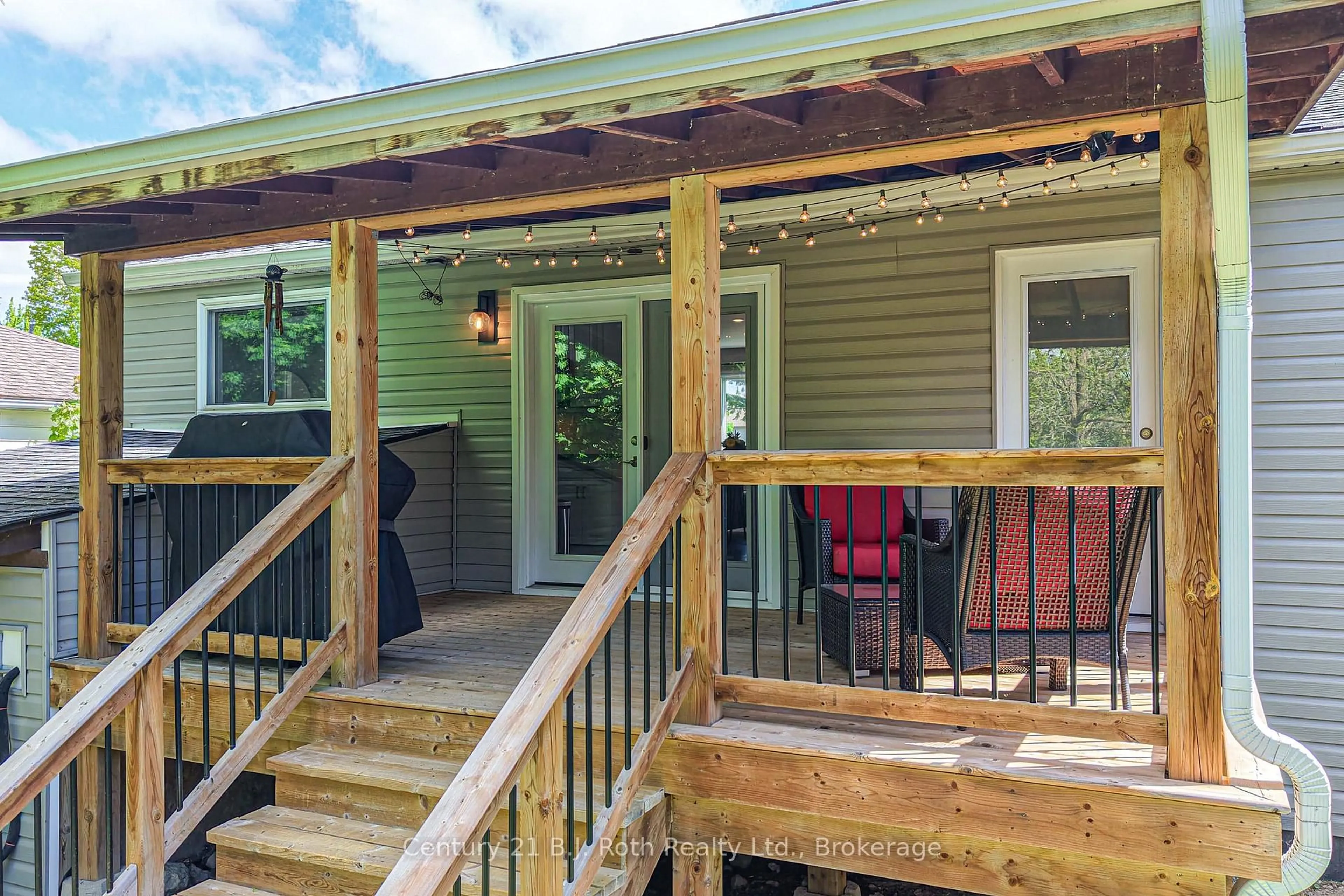Patio, unknown for 359 Millard St, Orillia Ontario L3V 4H5