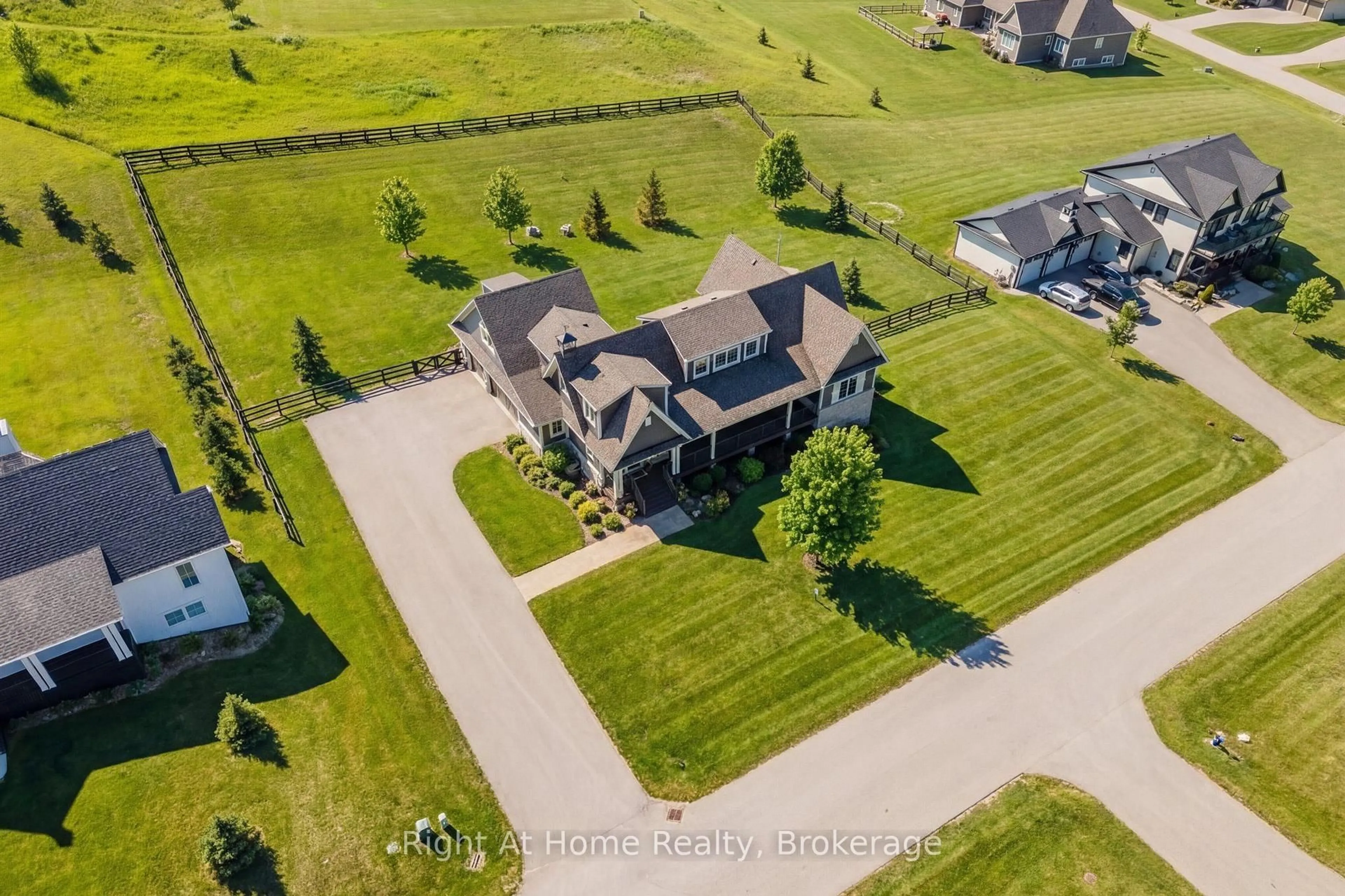 A pic from outside/outdoor area/front of a property/back of a property/a pic from drone, street for 16 Gelderland Cres, Oro-Medonte Ontario L0K 1E0