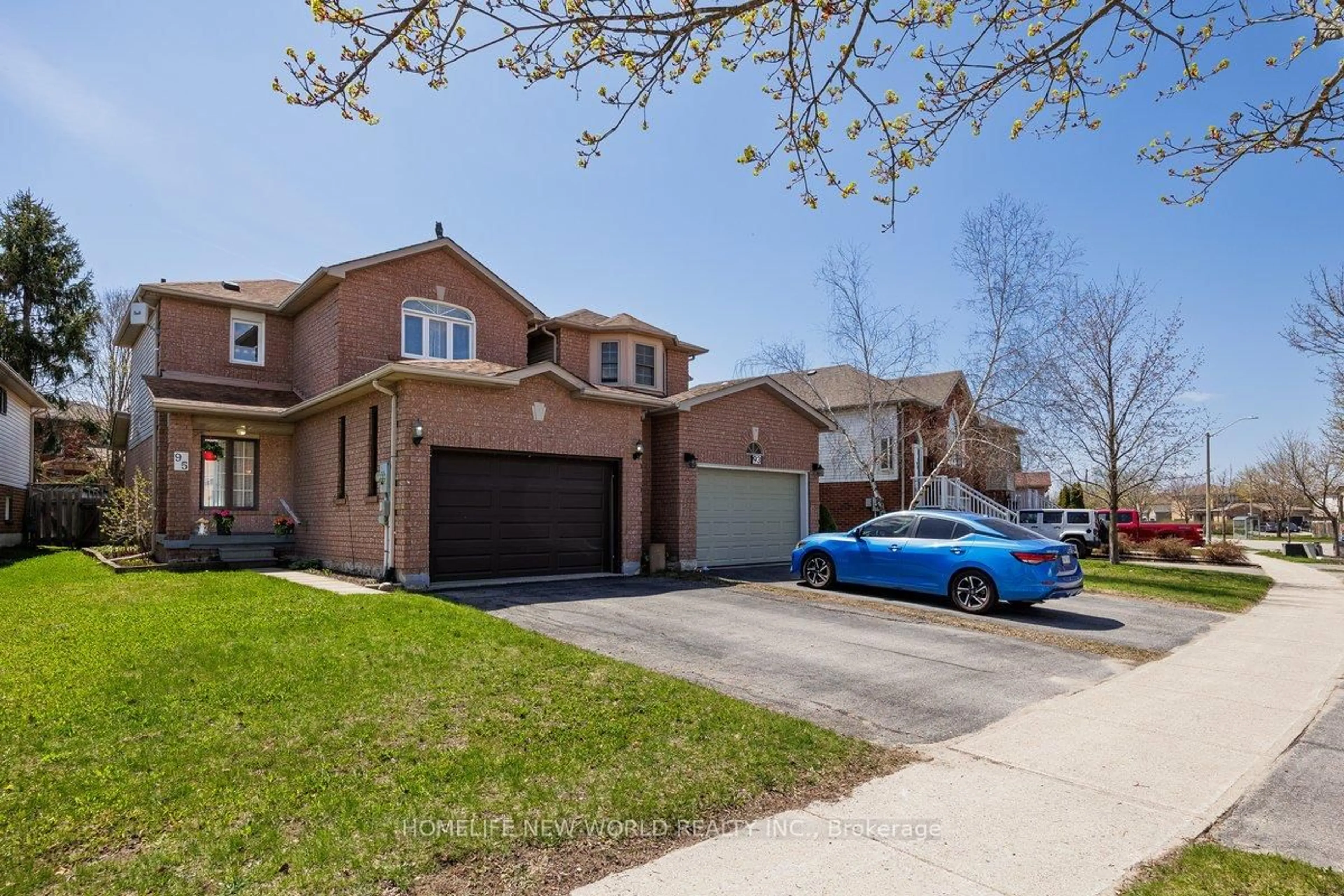 Home with brick exterior material, street for 95 Athabaska Rd, Barrie Ontario L4N 8E9