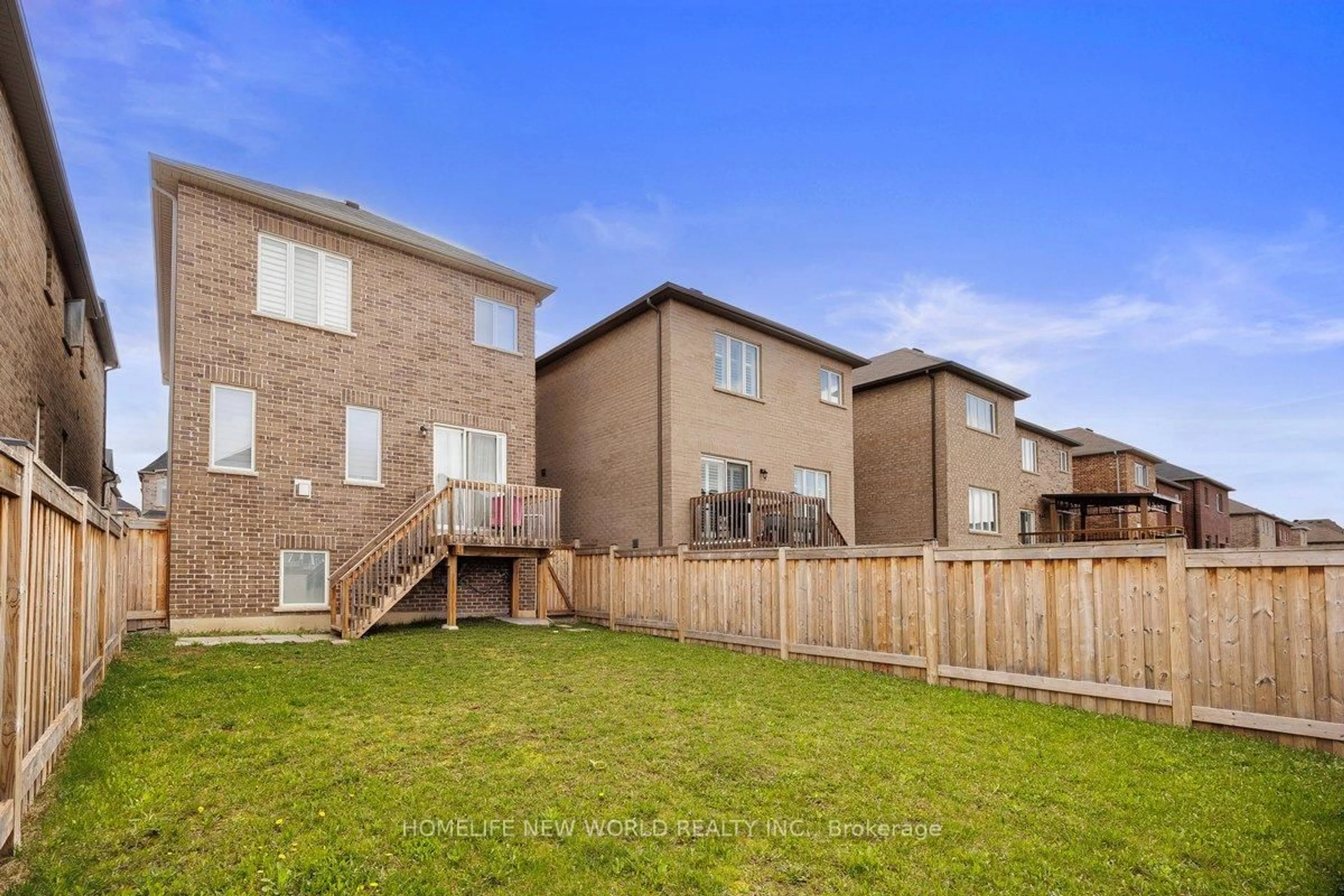 Patio, unknown for 95 Athabaska Rd, Barrie Ontario L4N 8E9