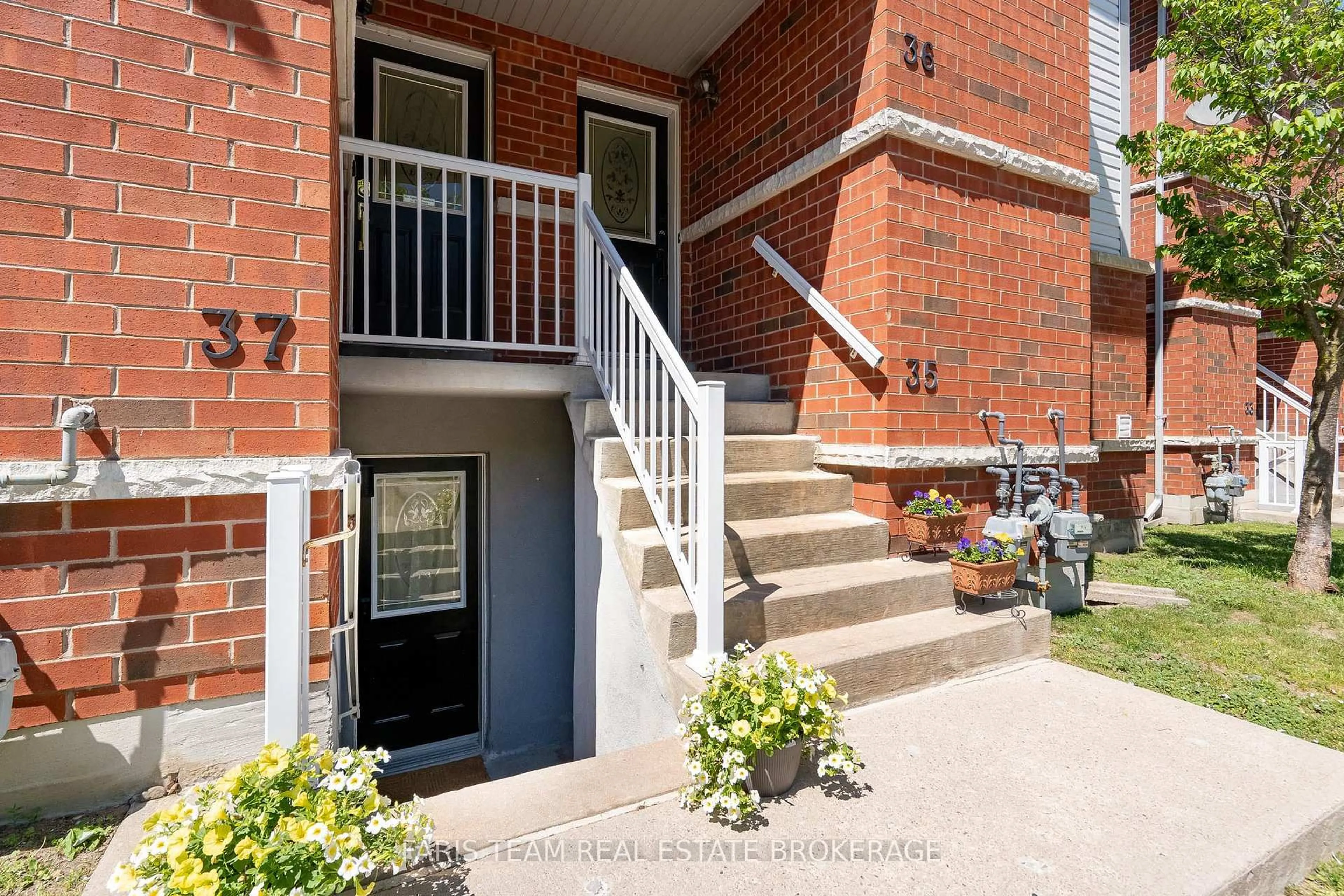 Unknown for 241 Ferndale Dr #37, Barrie Ontario L4N 0T6