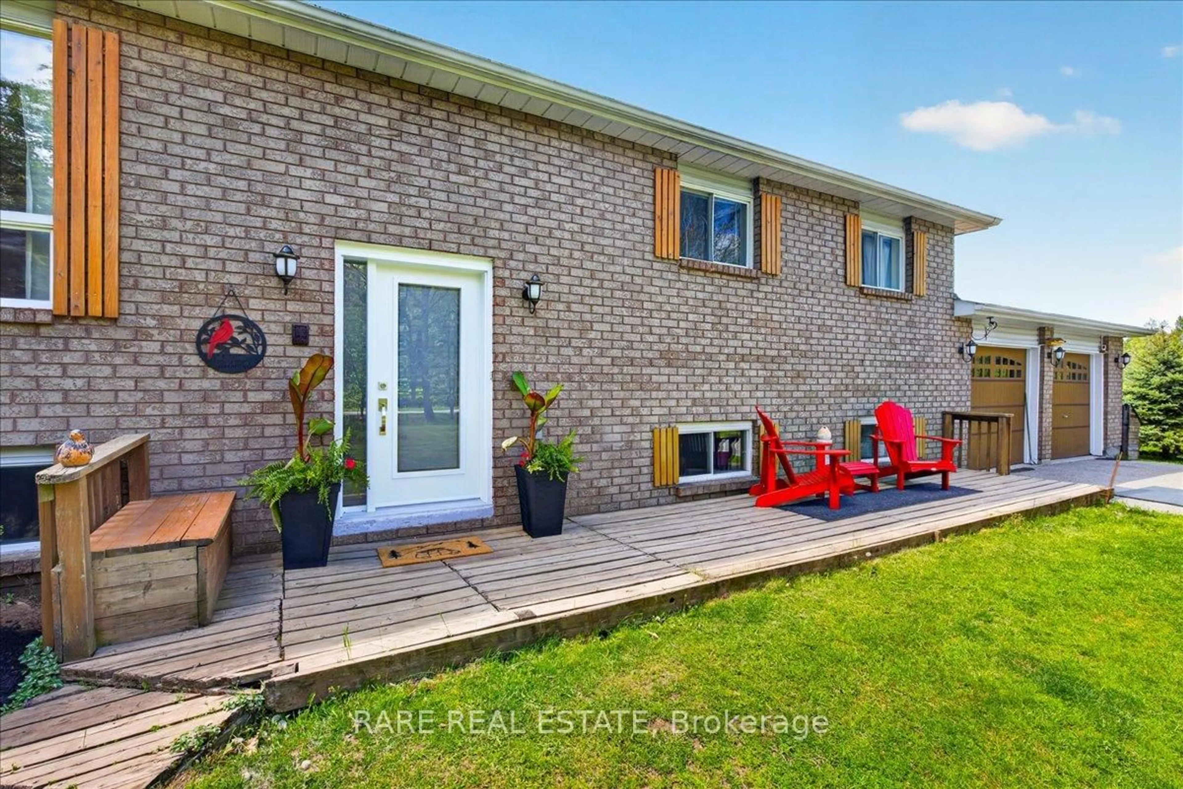 Home with brick exterior material, unknown for 3442 Sunnidale Sdrd, Clearview Ontario L0M 1N0