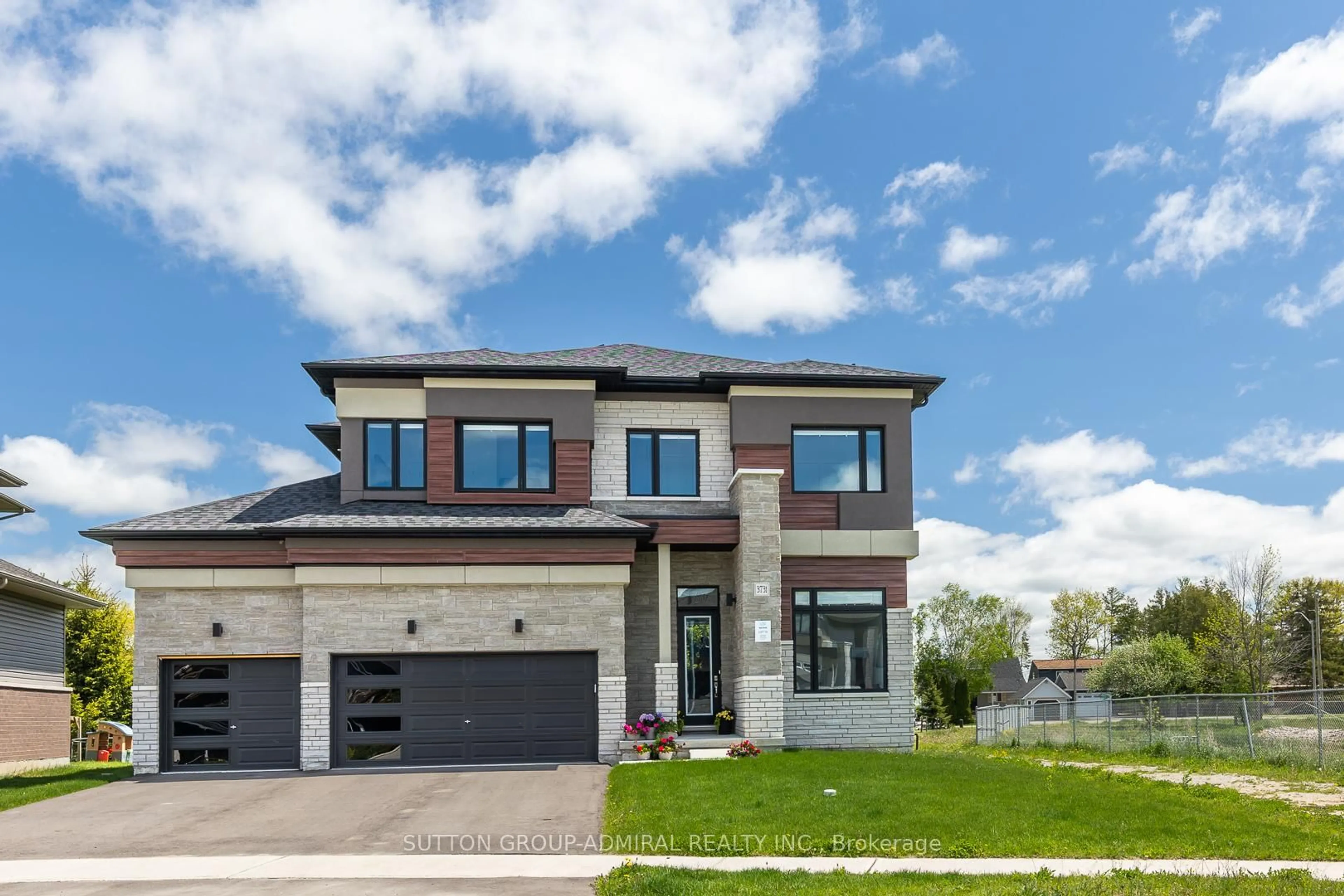 Home with brick exterior material, street for 3731 Lakepoint Dr, Severn Ontario L3V 6H3