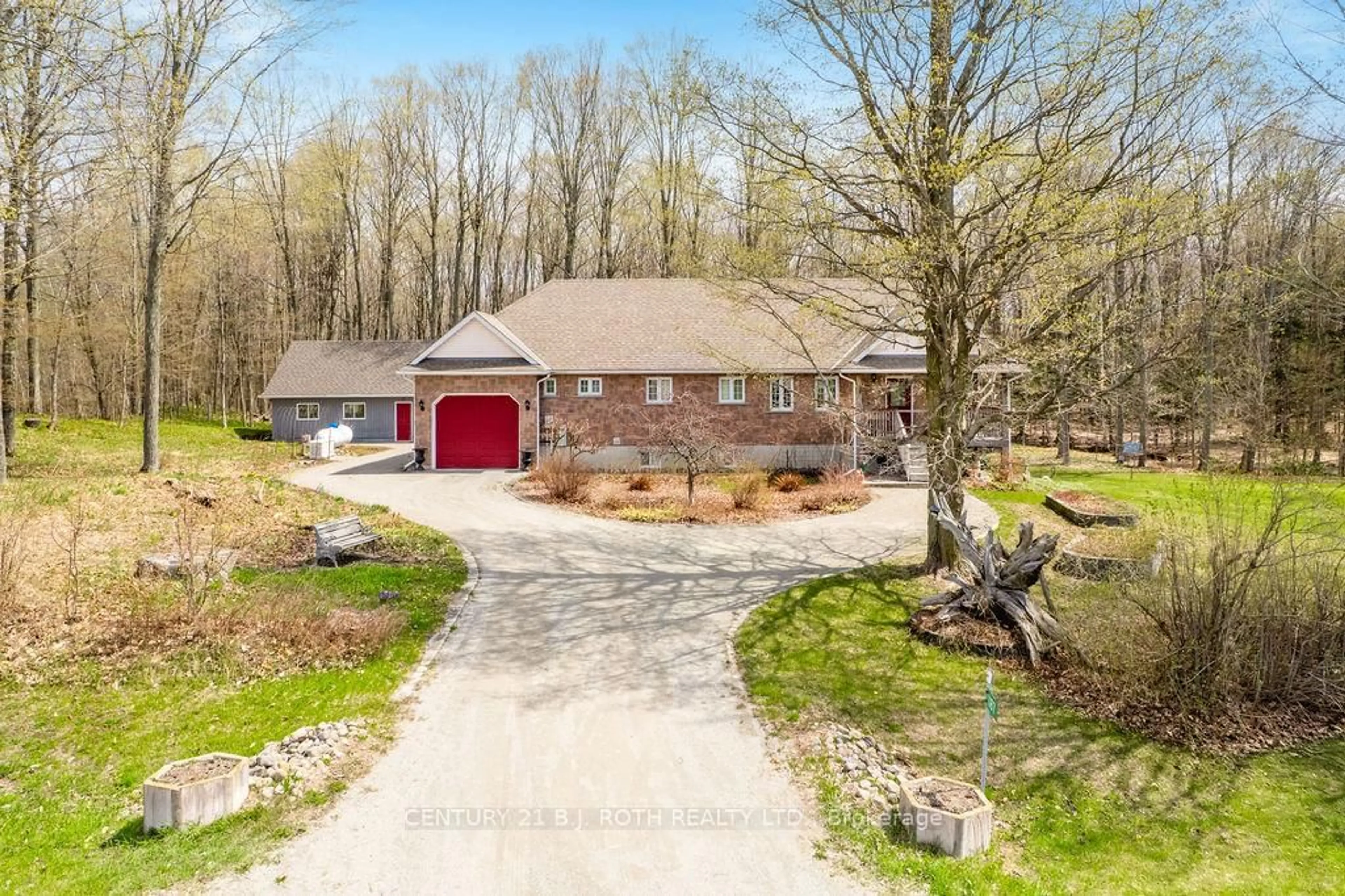 A pic from outside/outdoor area/front of a property/back of a property/a pic from drone, unknown for 1187 French Rd, Tay Ontario L4R 4K3