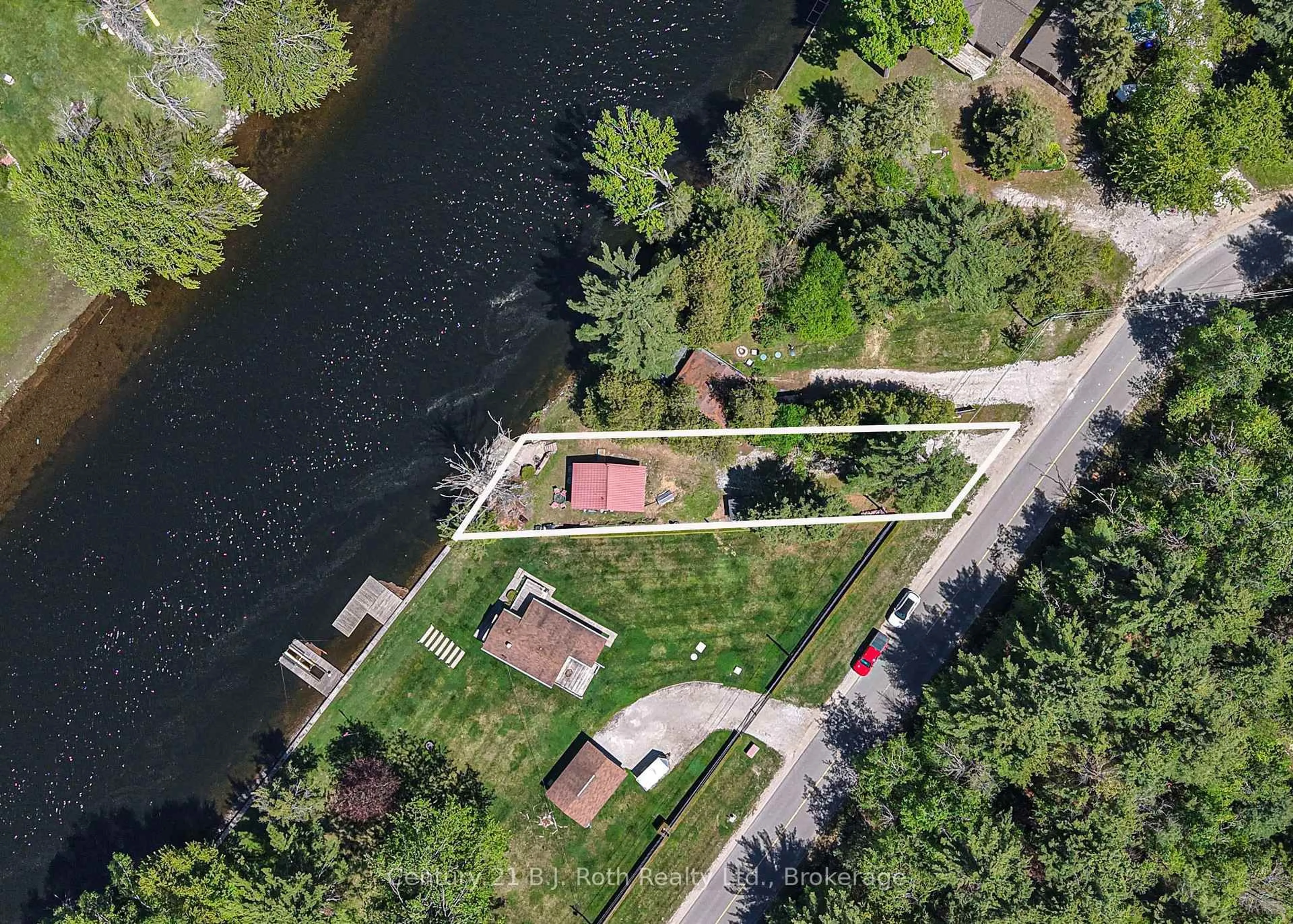 A pic from outside/outdoor area/front of a property/back of a property/a pic from drone, water/lake/river/ocean view for 4258 Canal Rd, Severn Ontario L0K 2B0