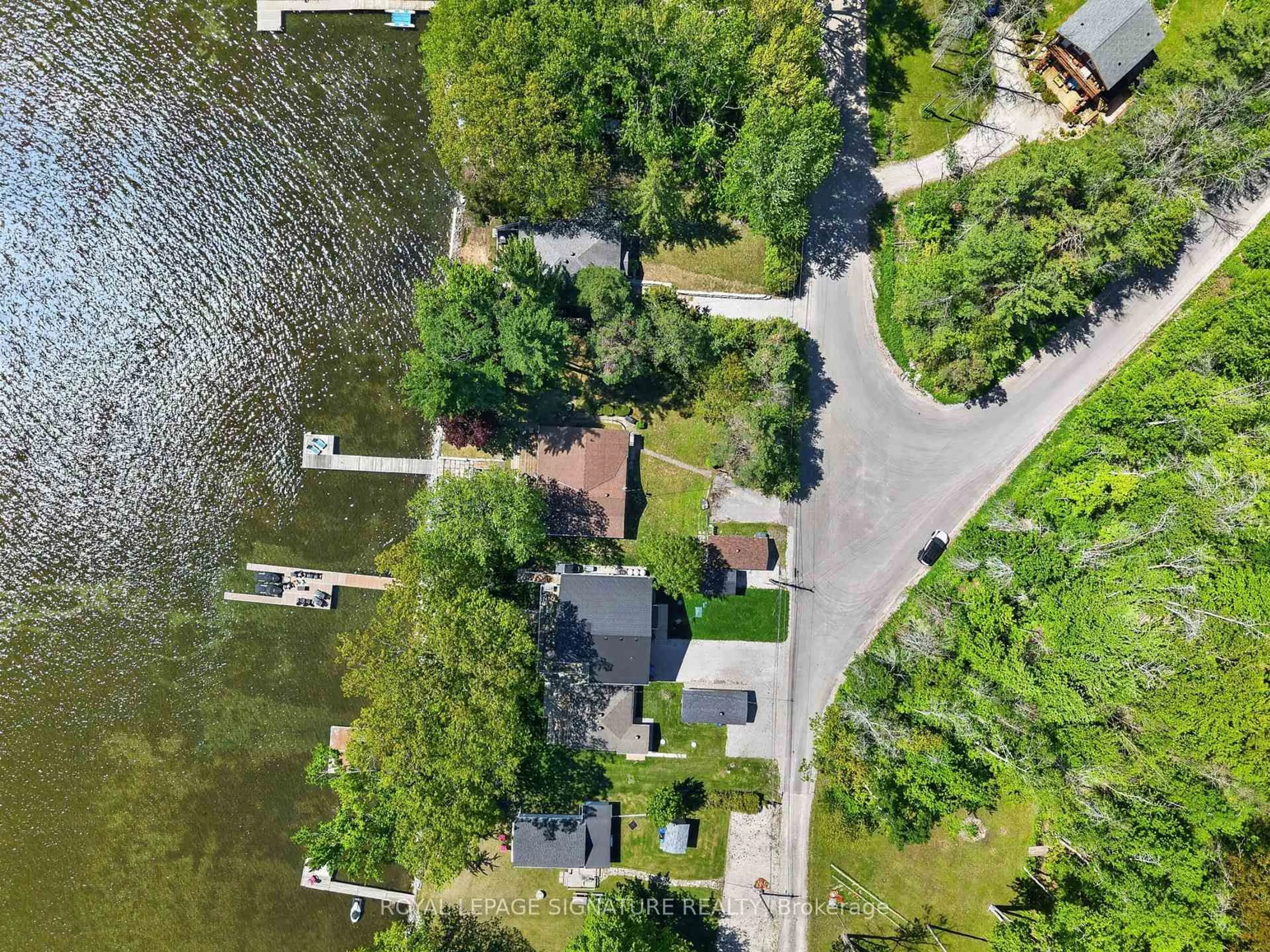 A pic from outside/outdoor area/front of a property/back of a property/a pic from drone, water/lake/river/ocean view for 3197 Crescent Bay Rd, Severn Ontario L0K 2B0