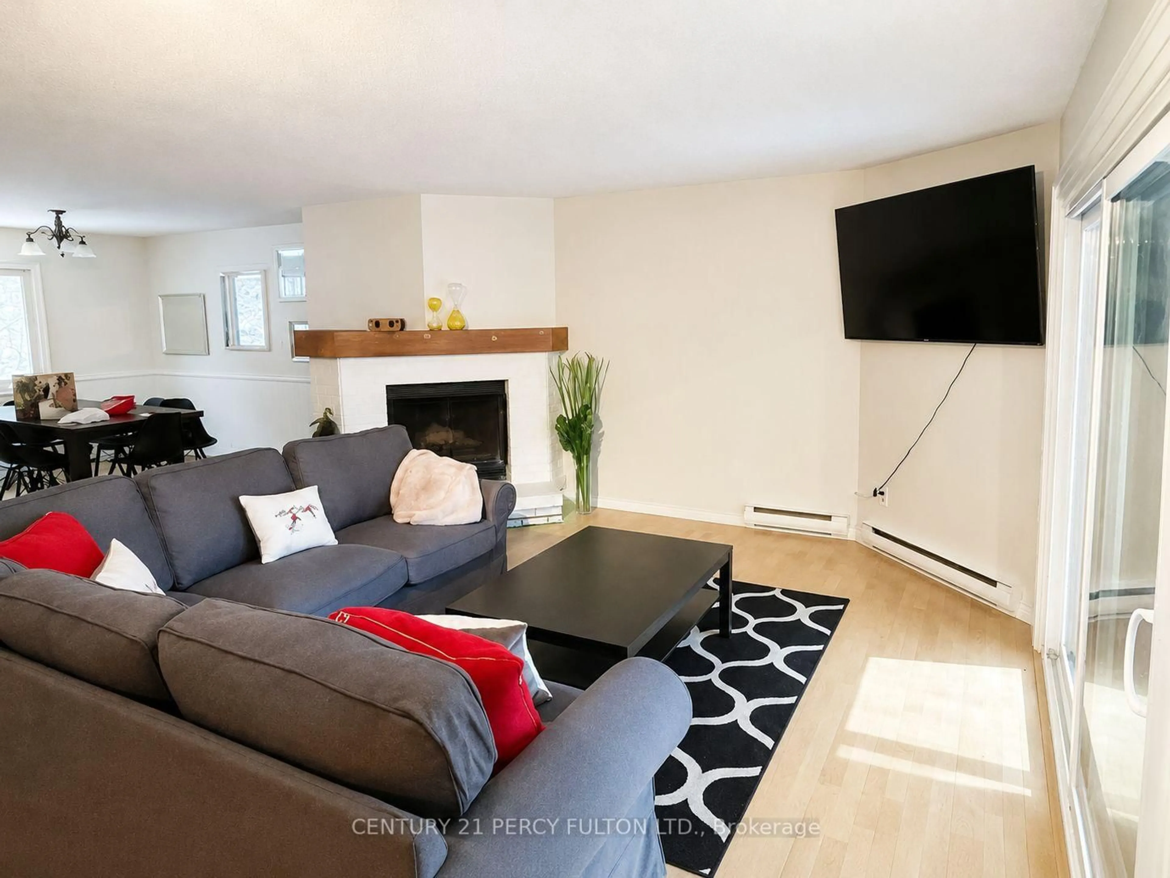Living room with furniture, unknown for 1102 Horseshoe Valley Rd #309, Oro-Medonte Ontario L4M 4Y8