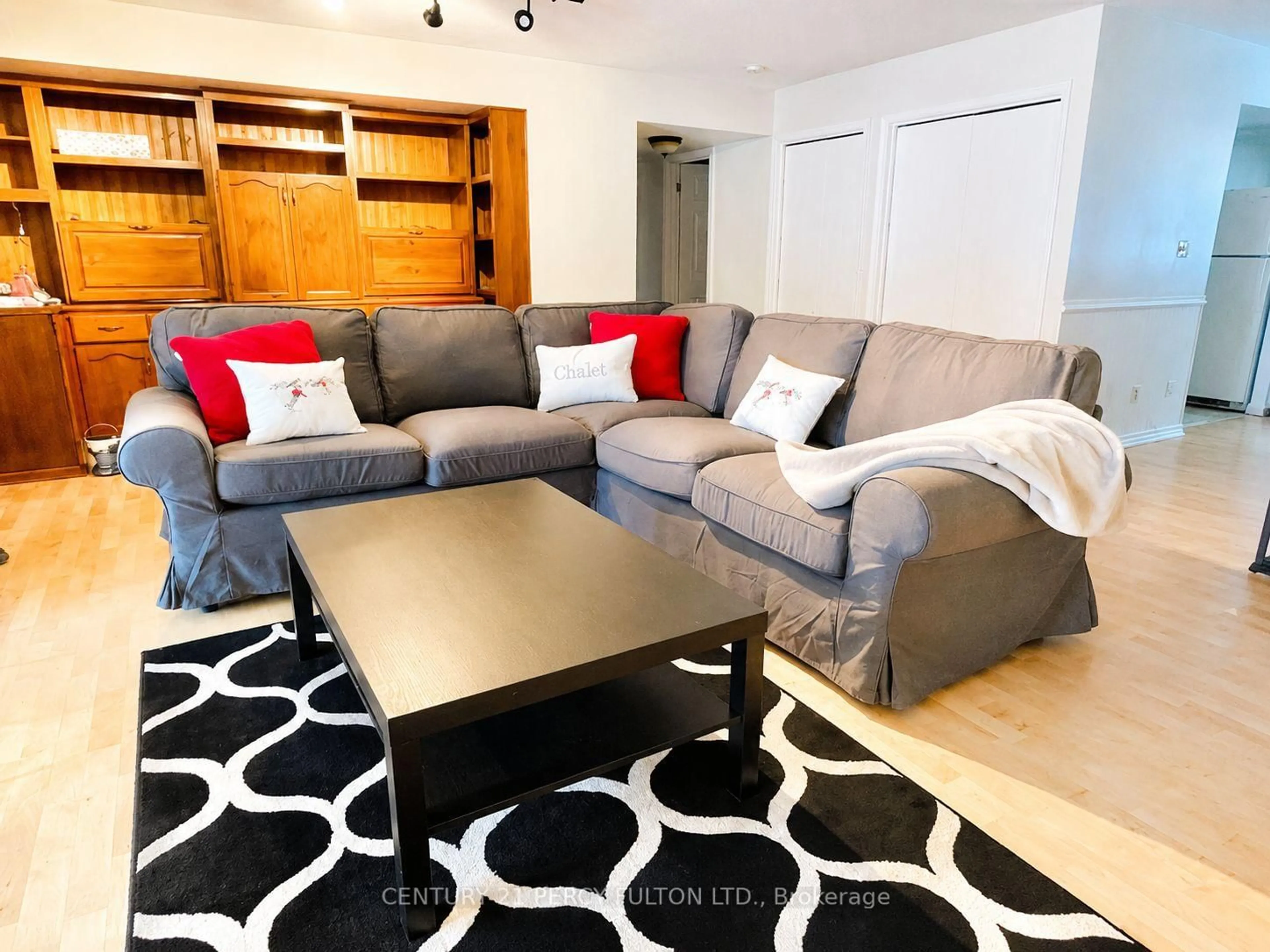 Living room with furniture, unknown for 1102 Horseshoe Valley Rd #309, Oro-Medonte Ontario L4M 4Y8
