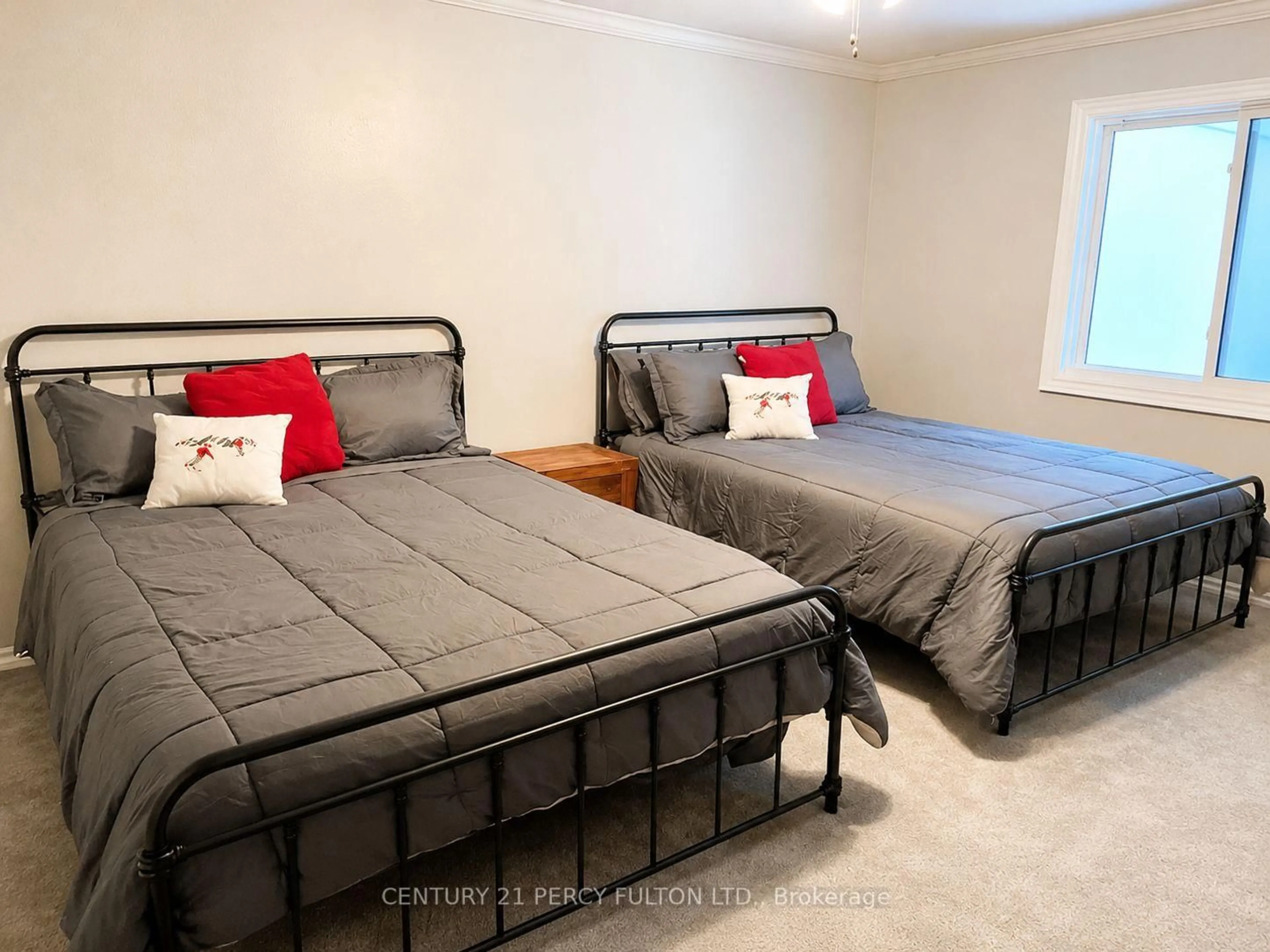 Bedroom with bed, carpet floor for 1102 Horseshoe Valley Rd #309, Oro-Medonte Ontario L4M 4Y8