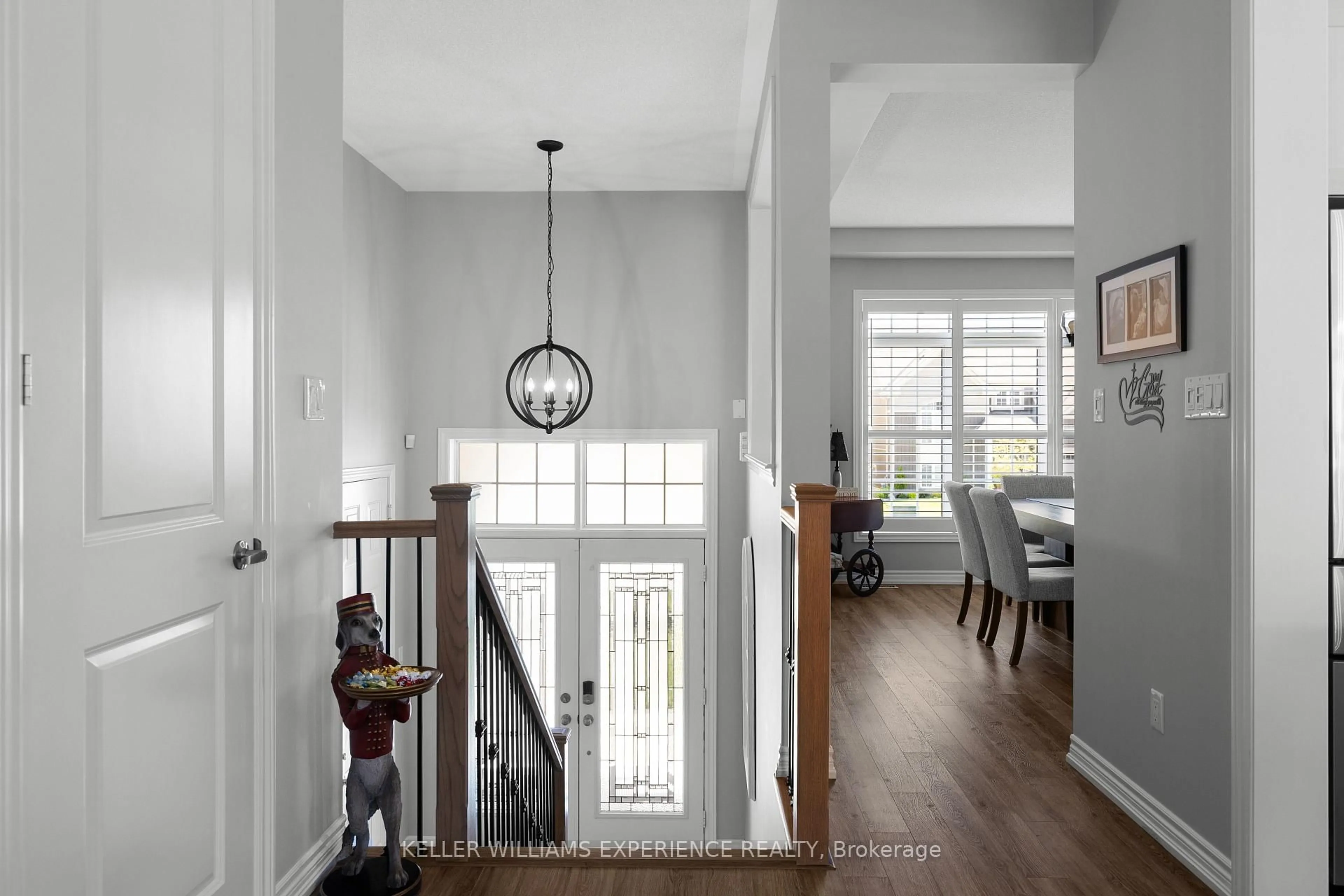 Indoor entryway for 222 Lia Dr, Clearview Ontario L0M 1S0