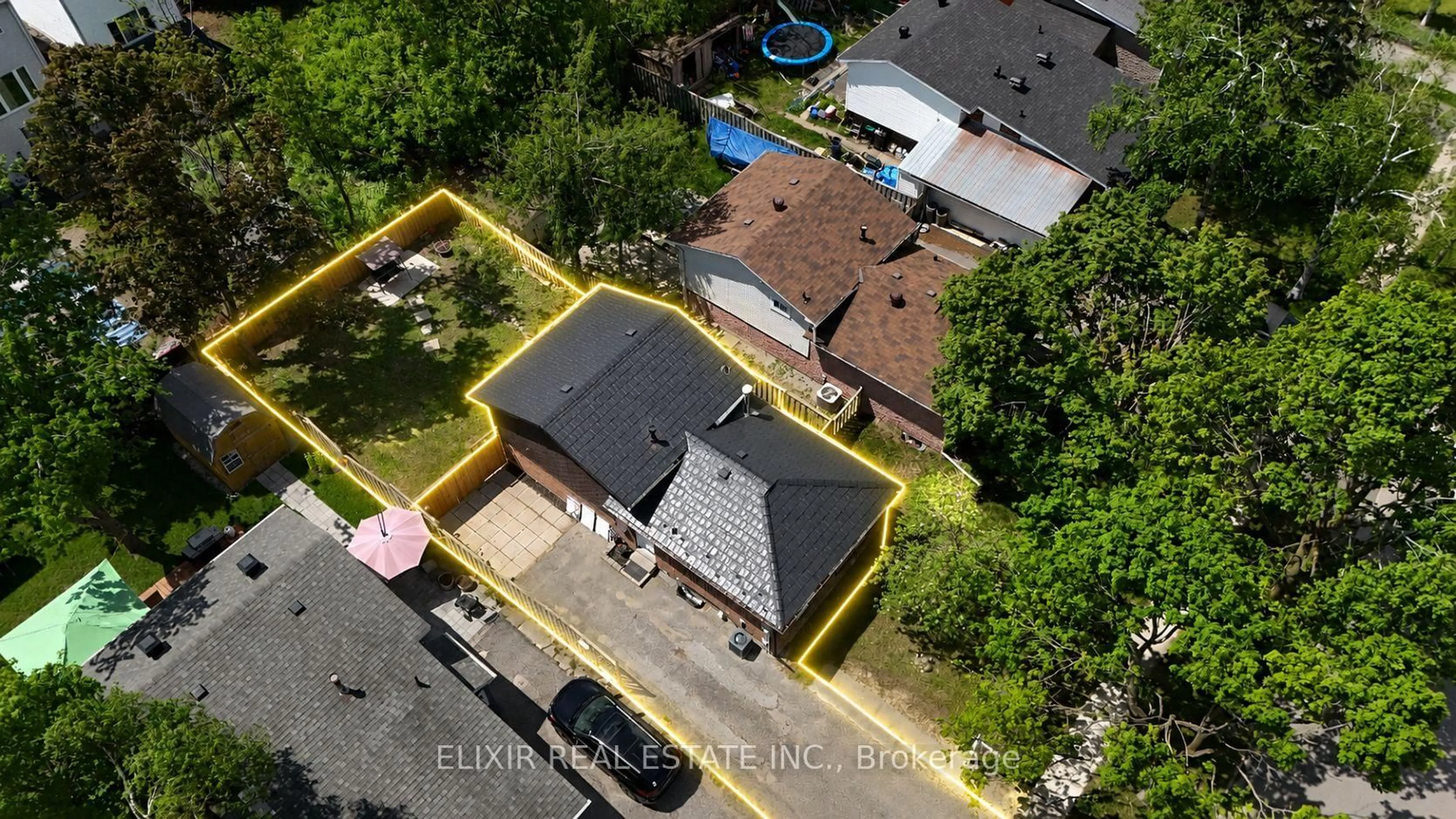 A pic from outside/outdoor area/front of a property/back of a property/a pic from drone, street for 45 AUSTEN Lane, Barrie Ontario L4N 4V4