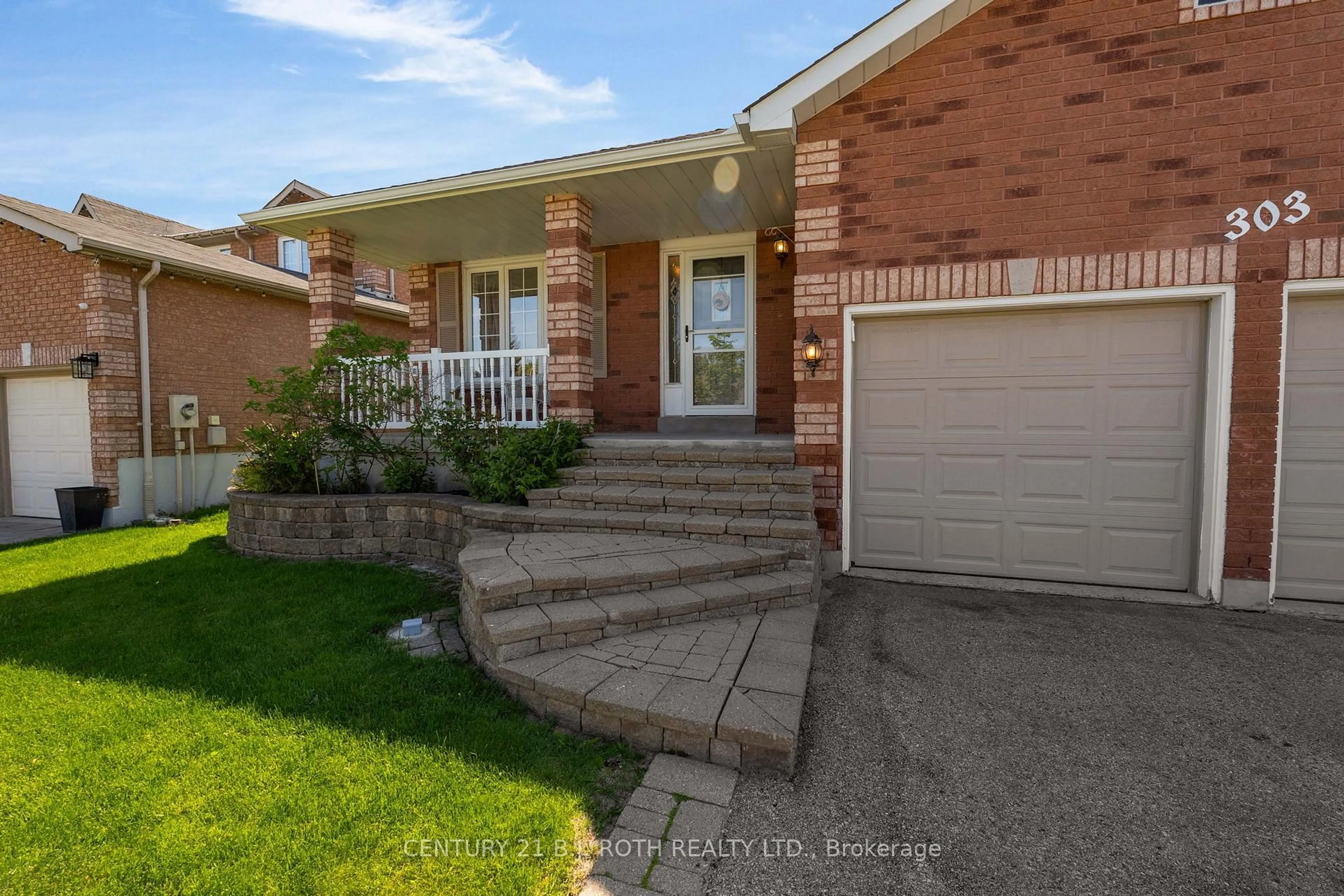 Home with brick exterior material, street for 303 Coxmill Rd, Barrie Ontario L4N 8V3