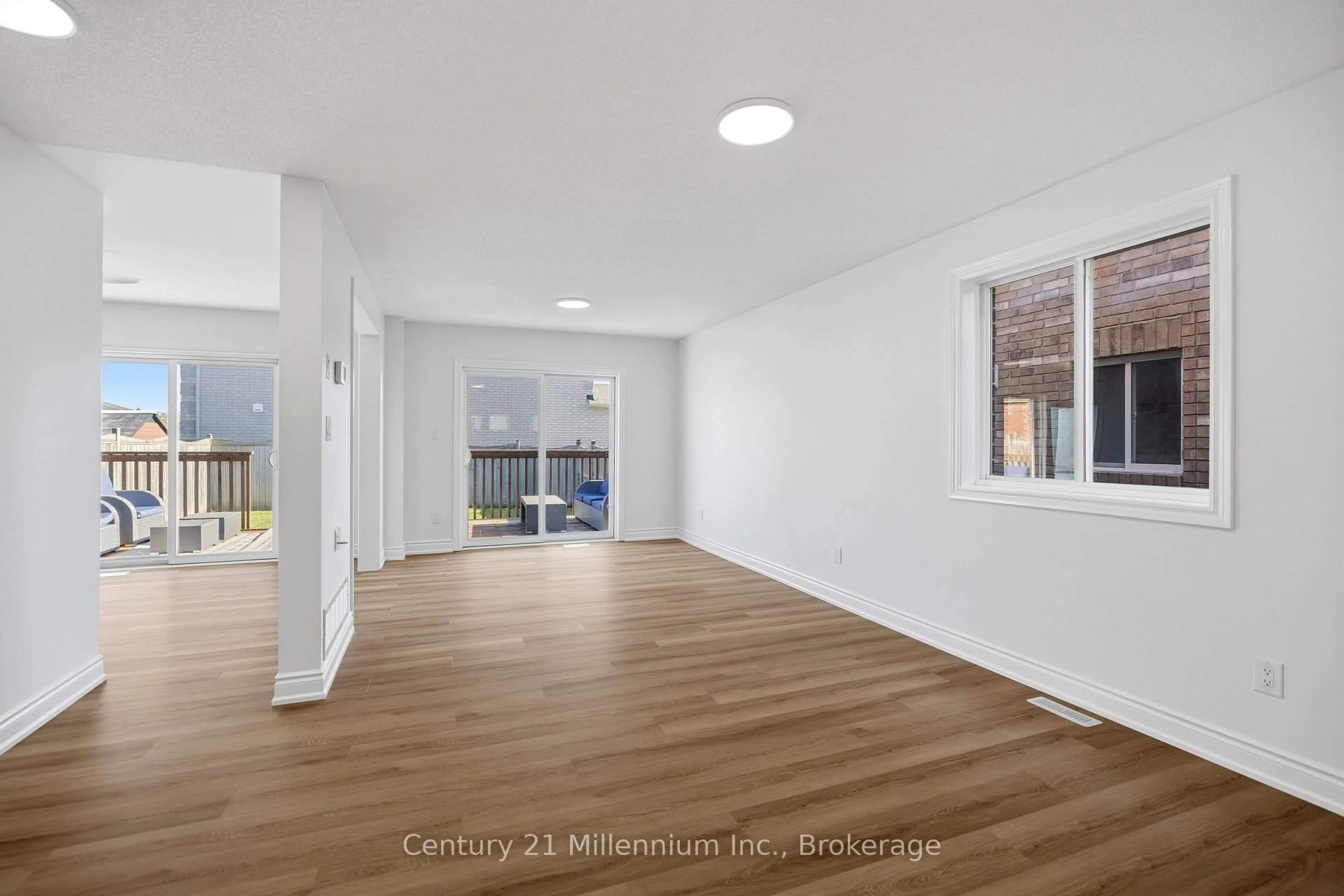 Indoor foyer for 25 William Paddison Dr, Barrie Ontario L4M 0G3