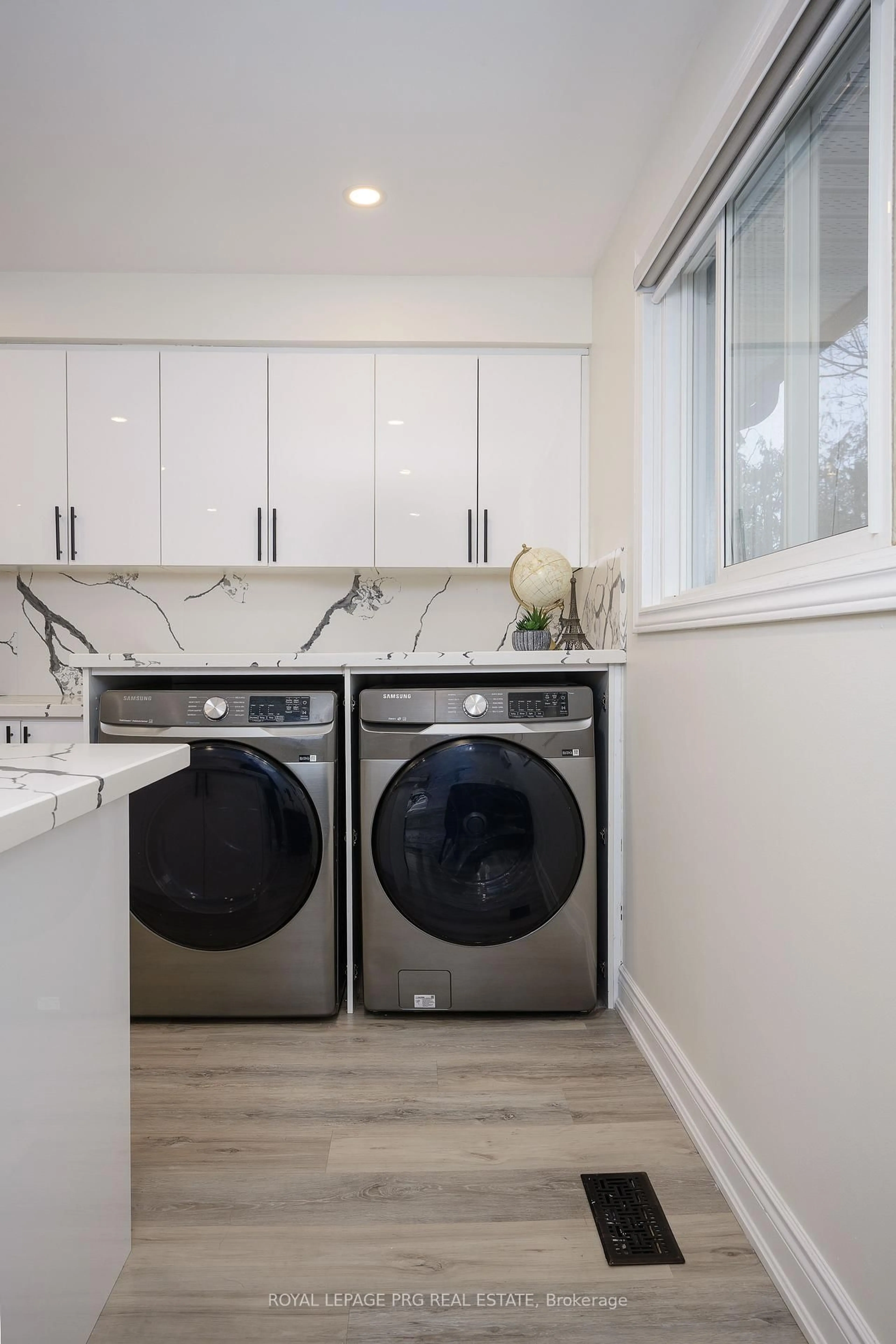 Laundry room for 263 Cook St, Barrie Ontario L4M 4H7