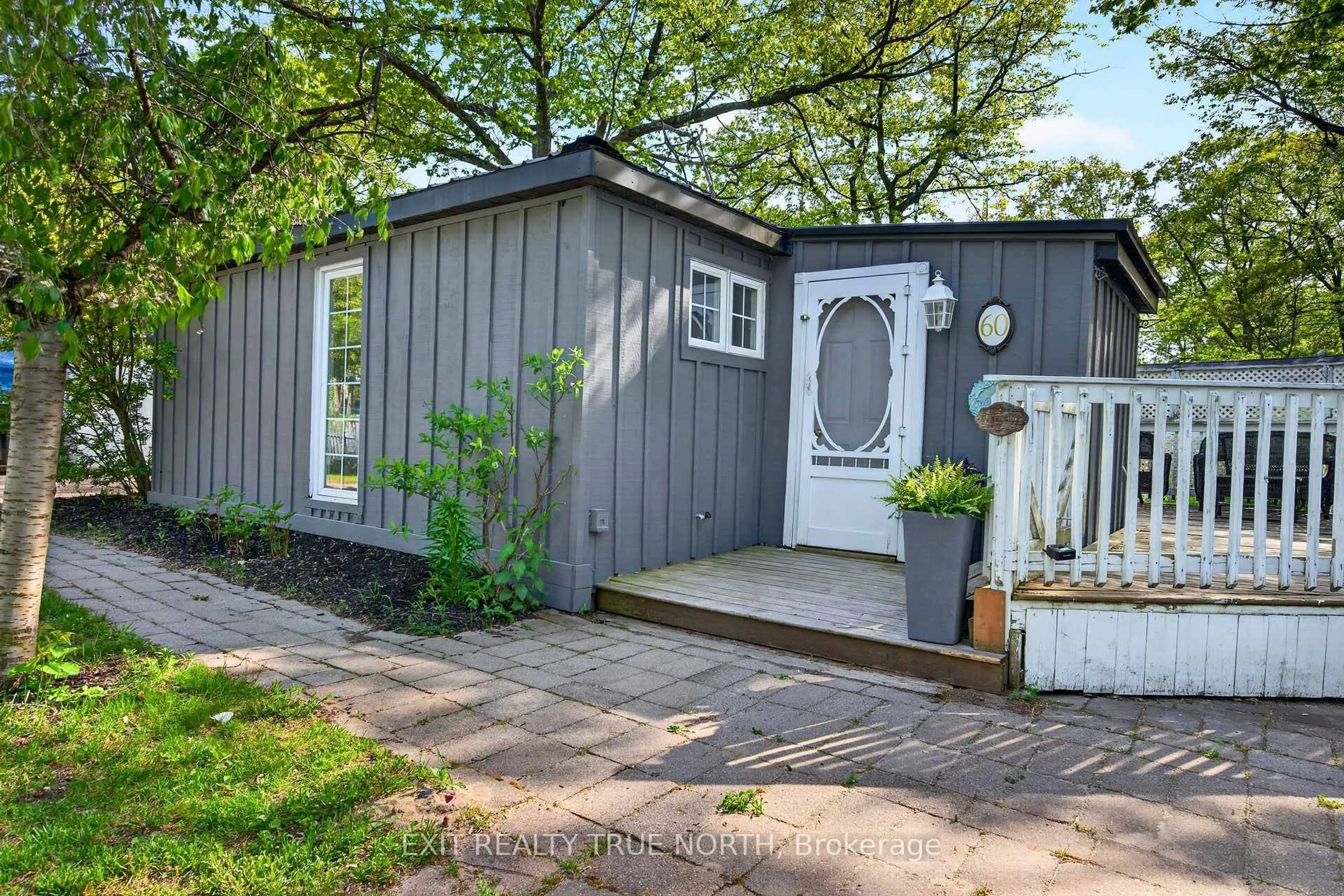 Shed for 60 Parkwood Dr, Wasaga Beach Ontario L9Z 2T2