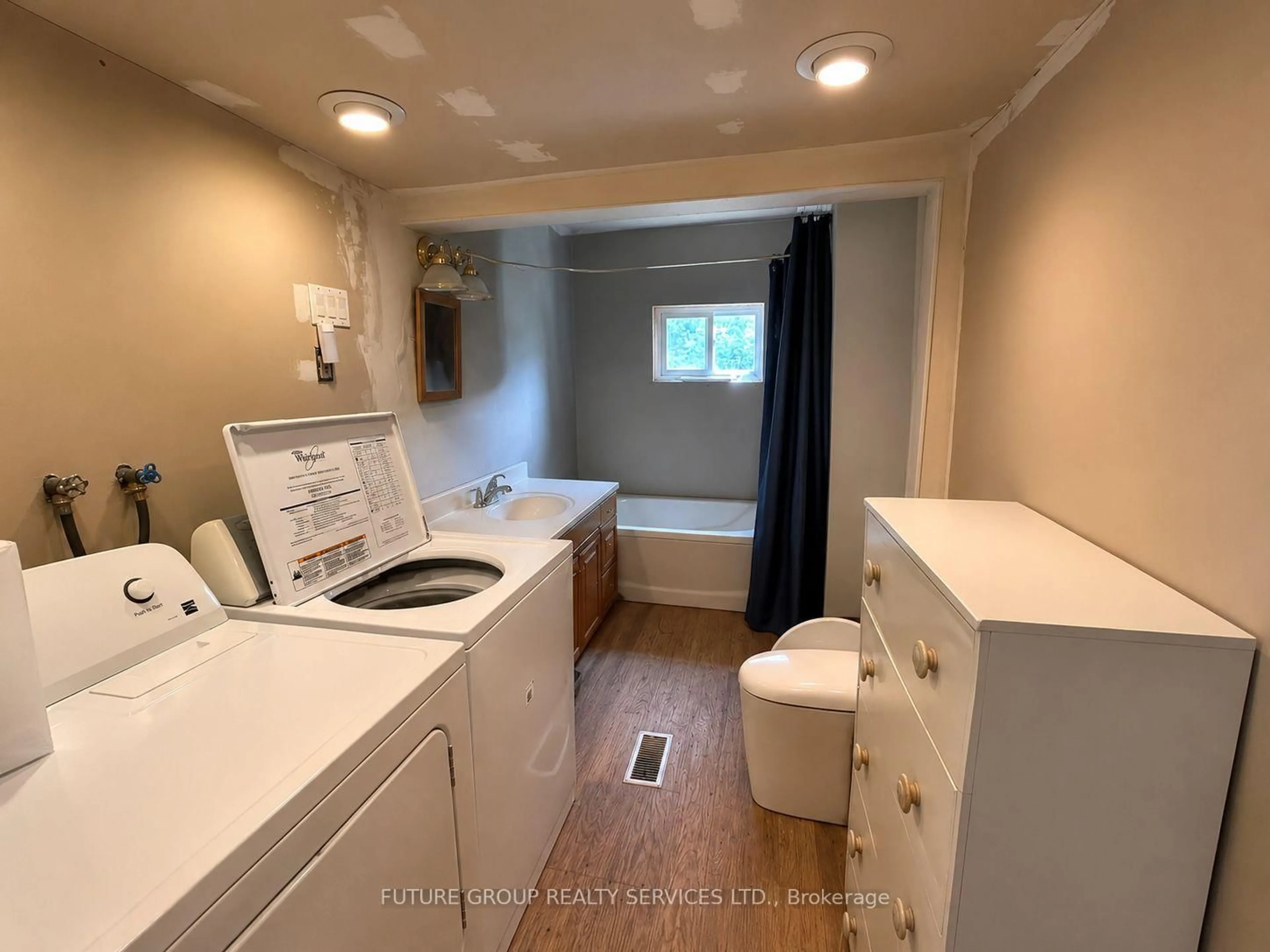 Laundry room for 9865 Simcoe Rd 10 Rr 2 Rd, Clearview Ontario L0M 1N0