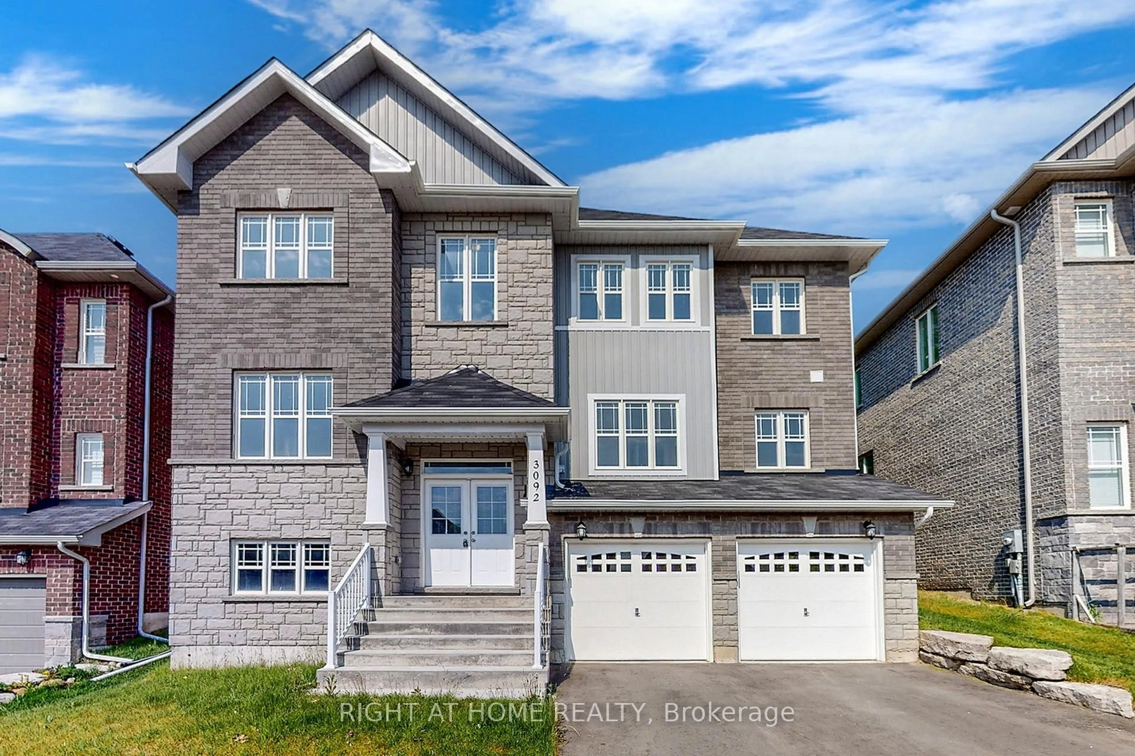 Home with brick exterior material, street for 3092 Monarch Dr, Orillia Ontario L3V 8K3