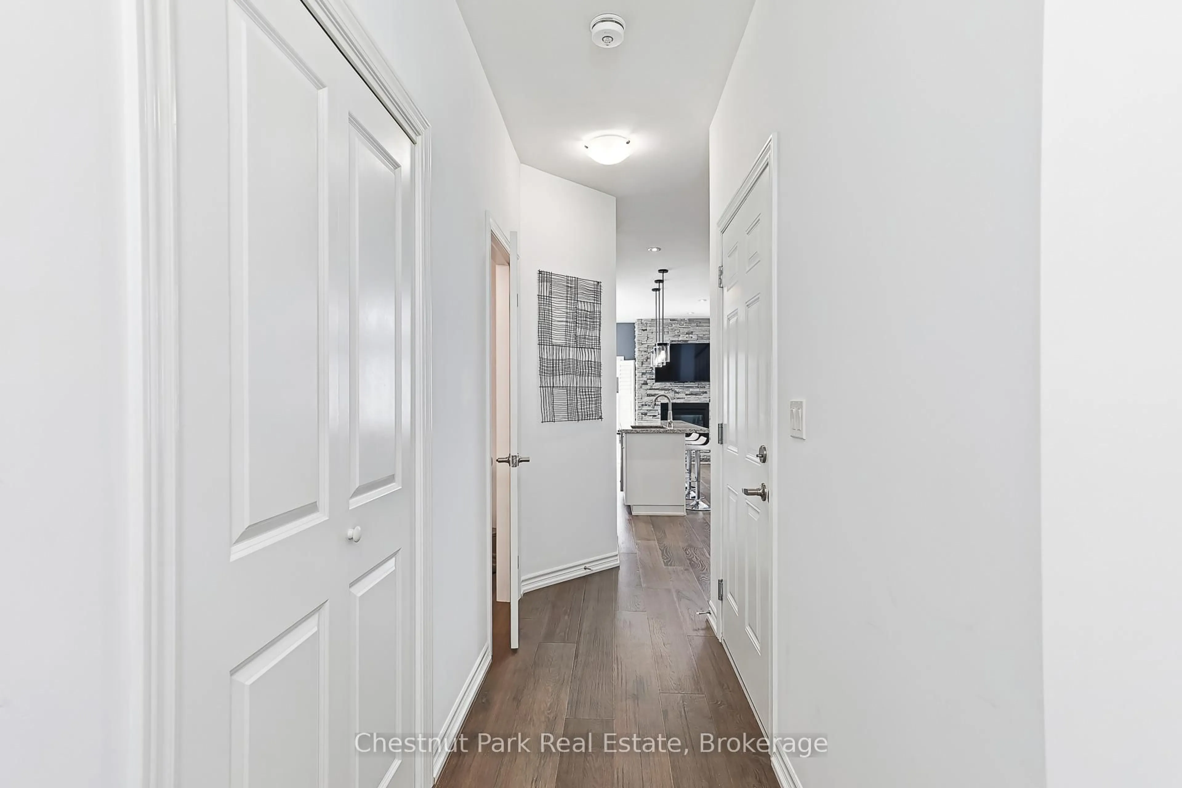 Indoor entryway for 18 Gregory Ave, Collingwood Ontario L9Y 0Z5
