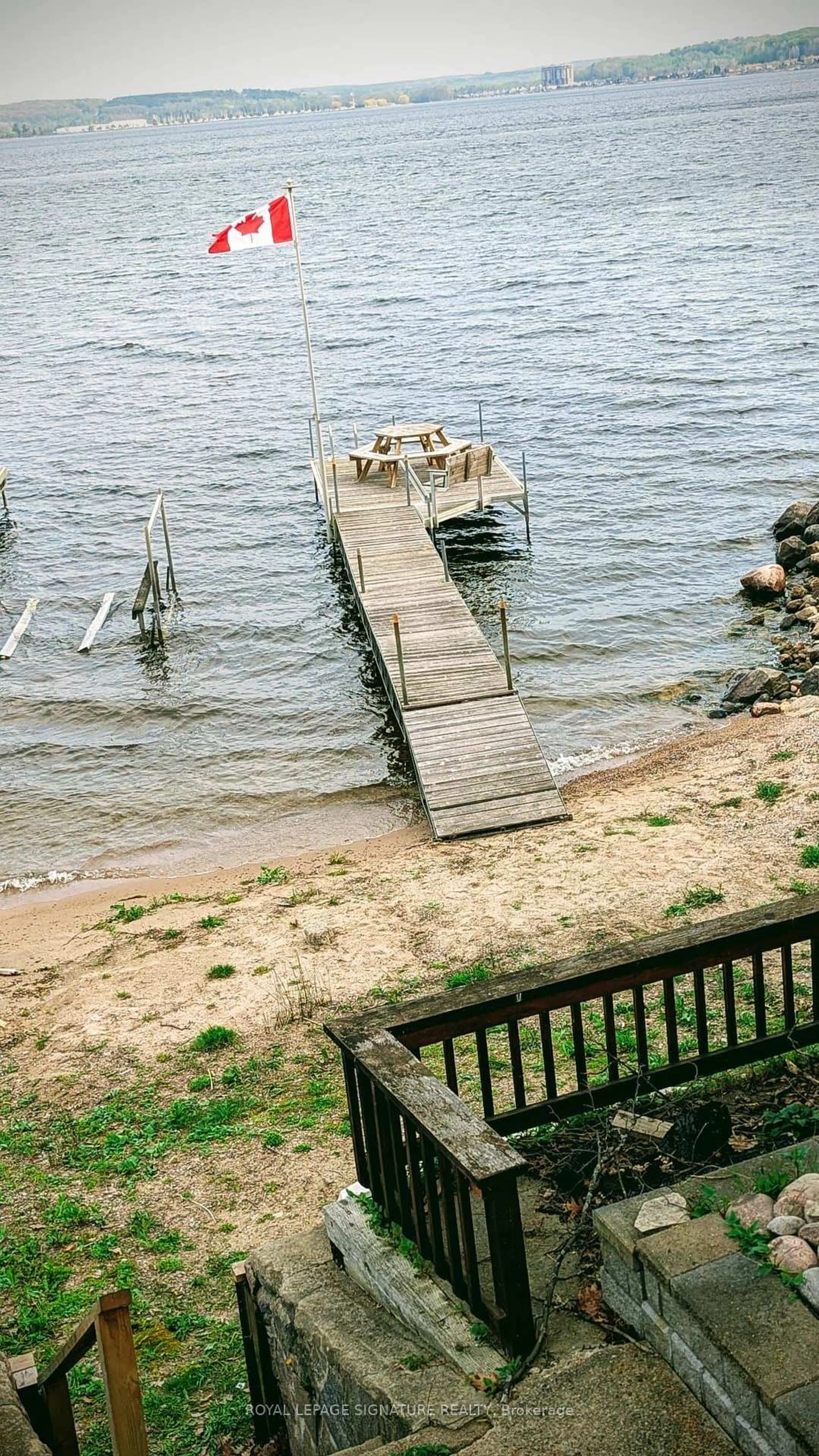 Stairs for 427 Mundys Bay Rd, Midland Ontario L4R 5H1
