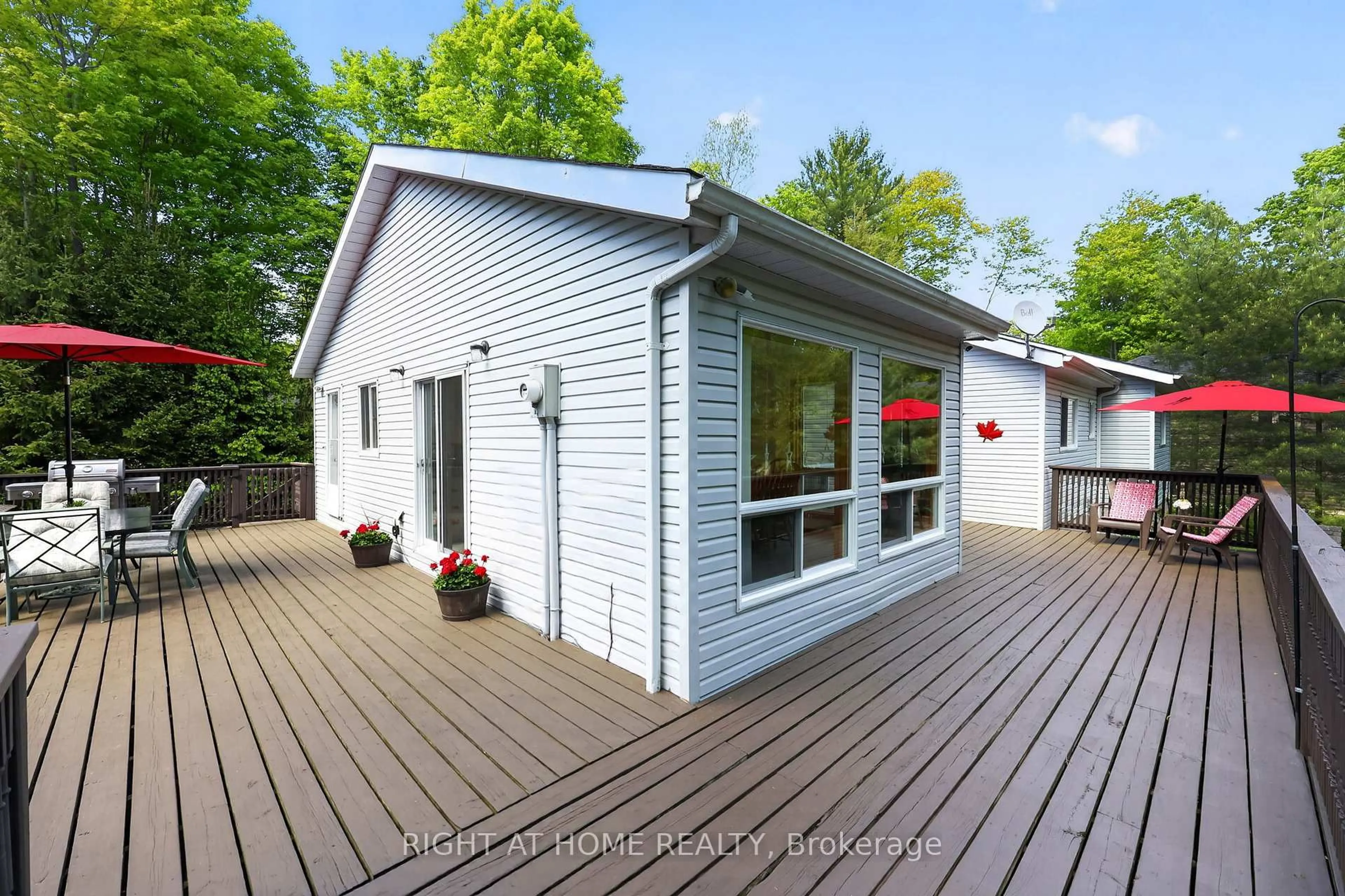 Home with vinyl exterior material, unknown for 119 Wolfe Tr, Tiny Ontario L9M 0H7