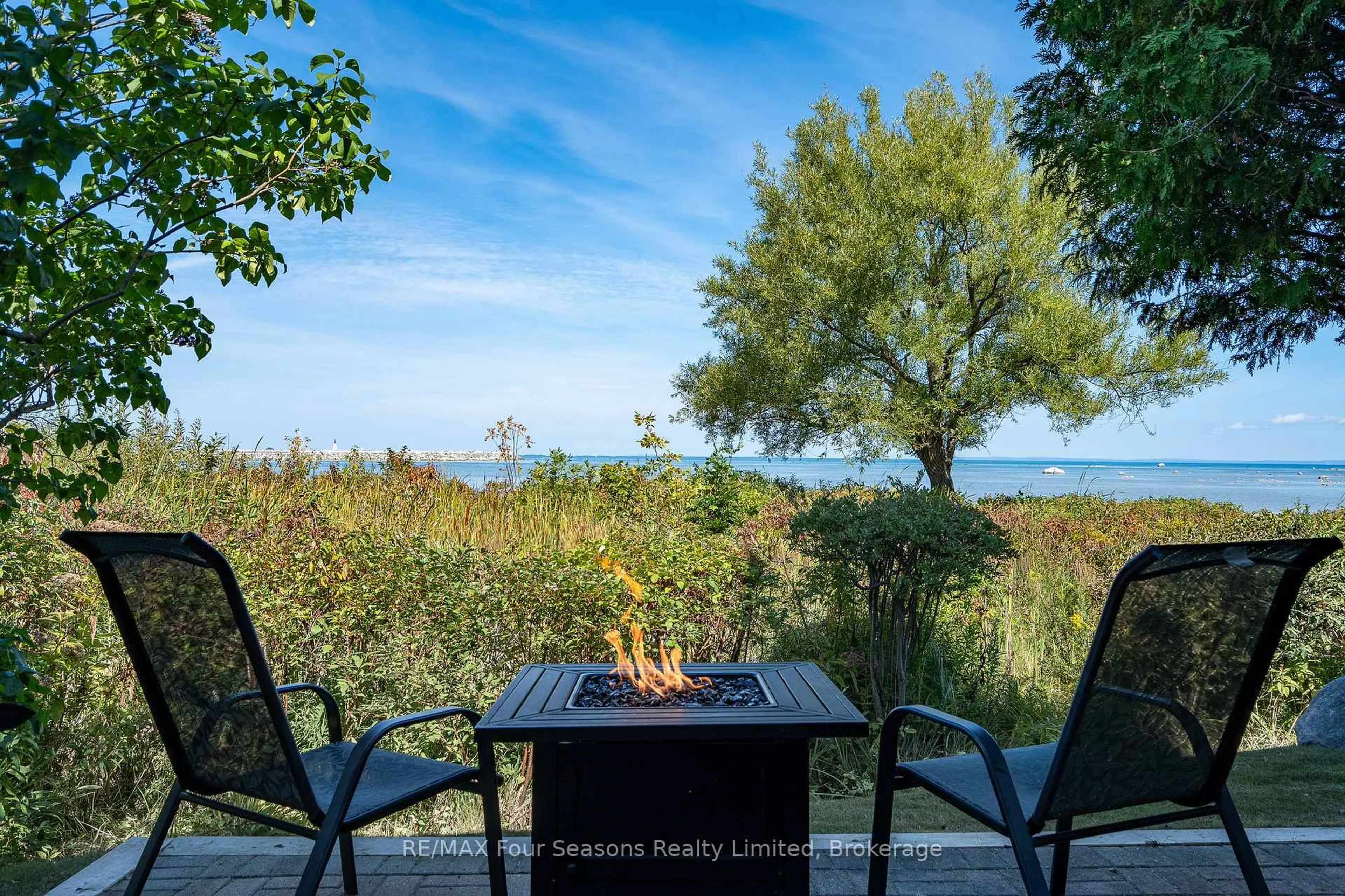 Patio, water/lake/river/ocean view for 44 Trott Blvd #24, Collingwood Ontario L9Y 5B7