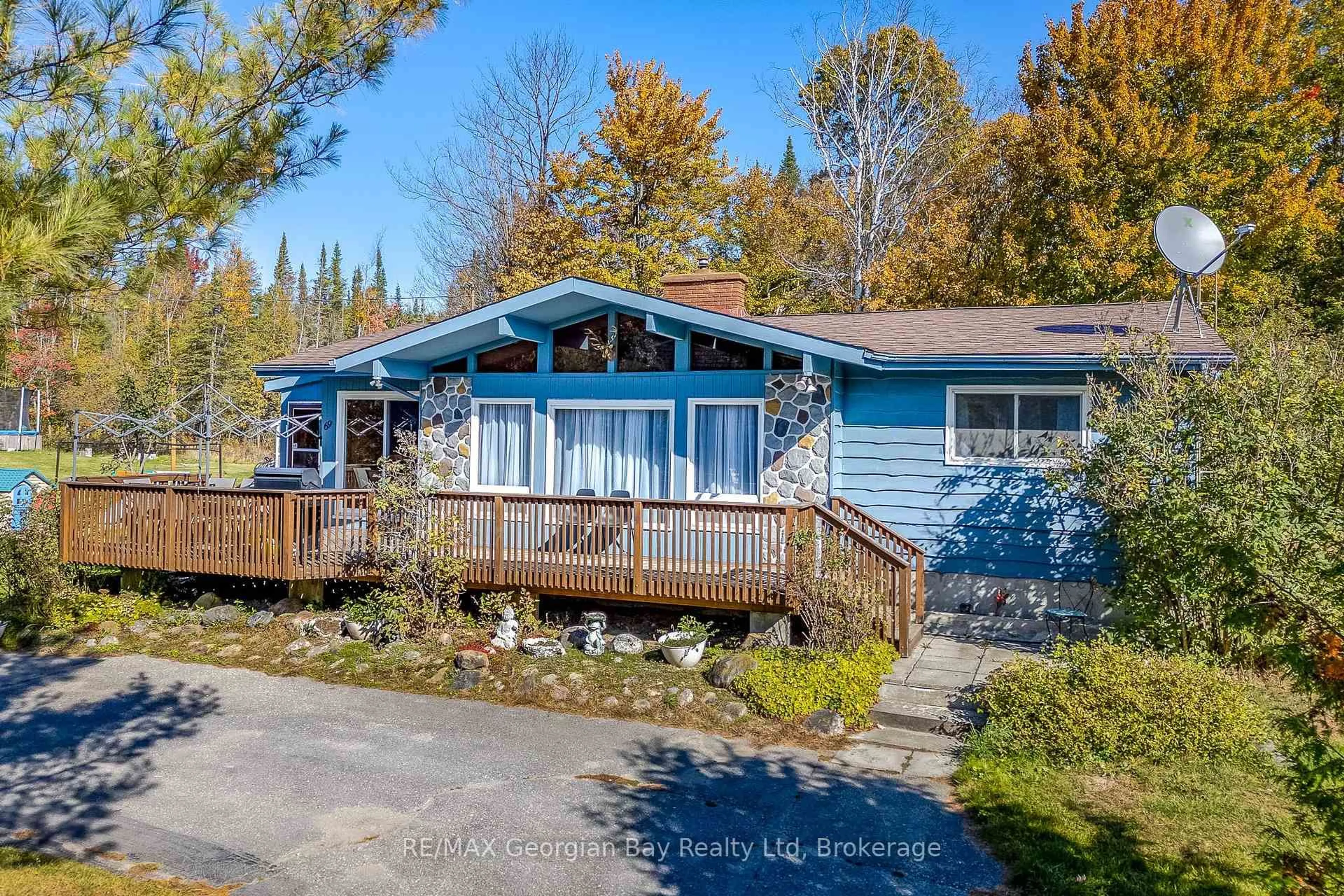 A pic from outside/outdoor area/front of a property/back of a property/a pic from drone, water/lake/river/ocean view for 69 Albert Ave, Tiny Ontario L0L 2J0