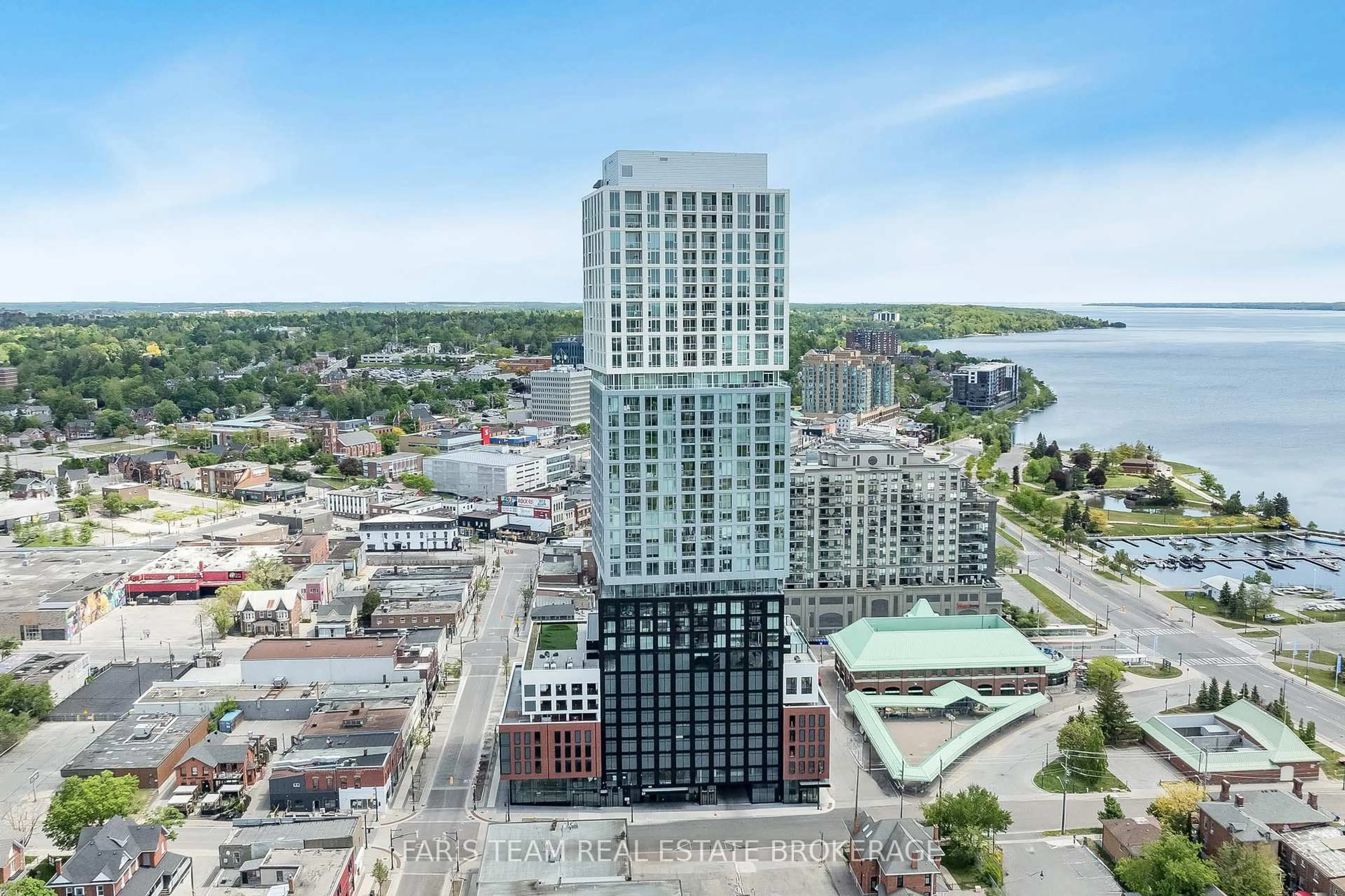 A pic from outside/outdoor area/front of a property/back of a property/a pic from drone, city buildings view from balcony for 39 Mary St #3202, Barrie Ontario L4N 1S9