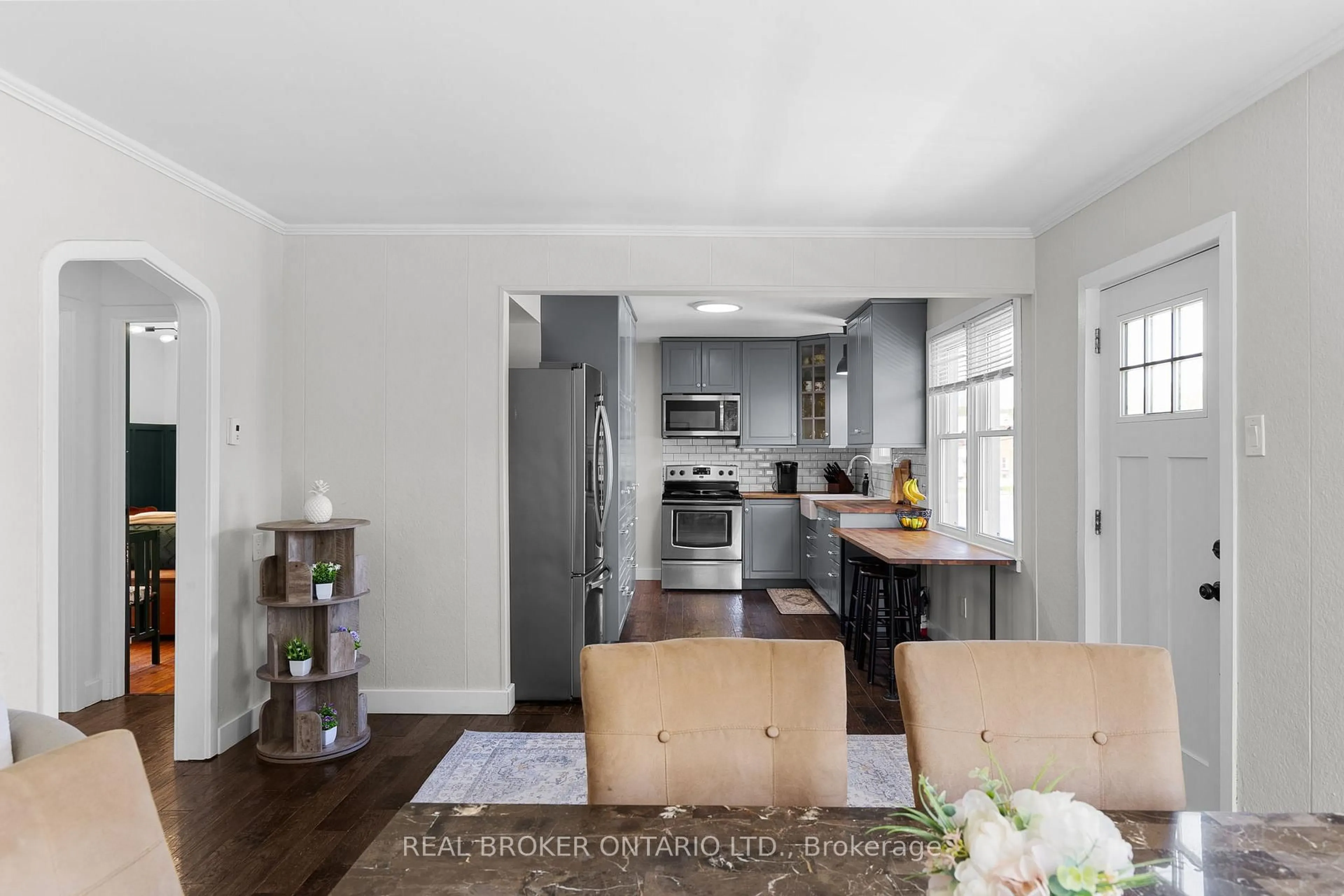 Open concept kitchen, unknown for 13 Sturgeon Bay Rd, Severn Ontario L0K 1E0