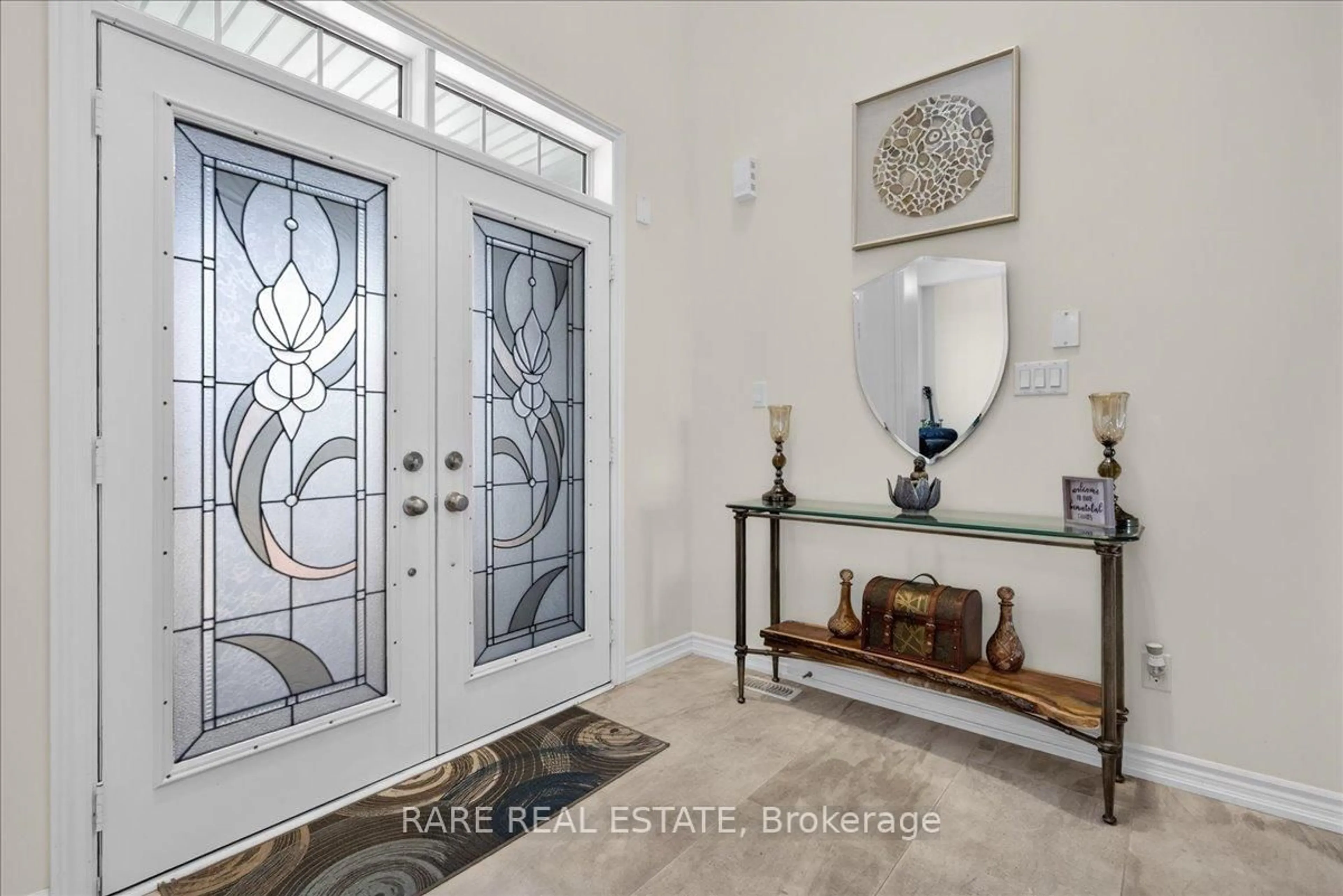 Indoor entryway for 211 Lia Dr, Clearview Ontario L0M 1S0