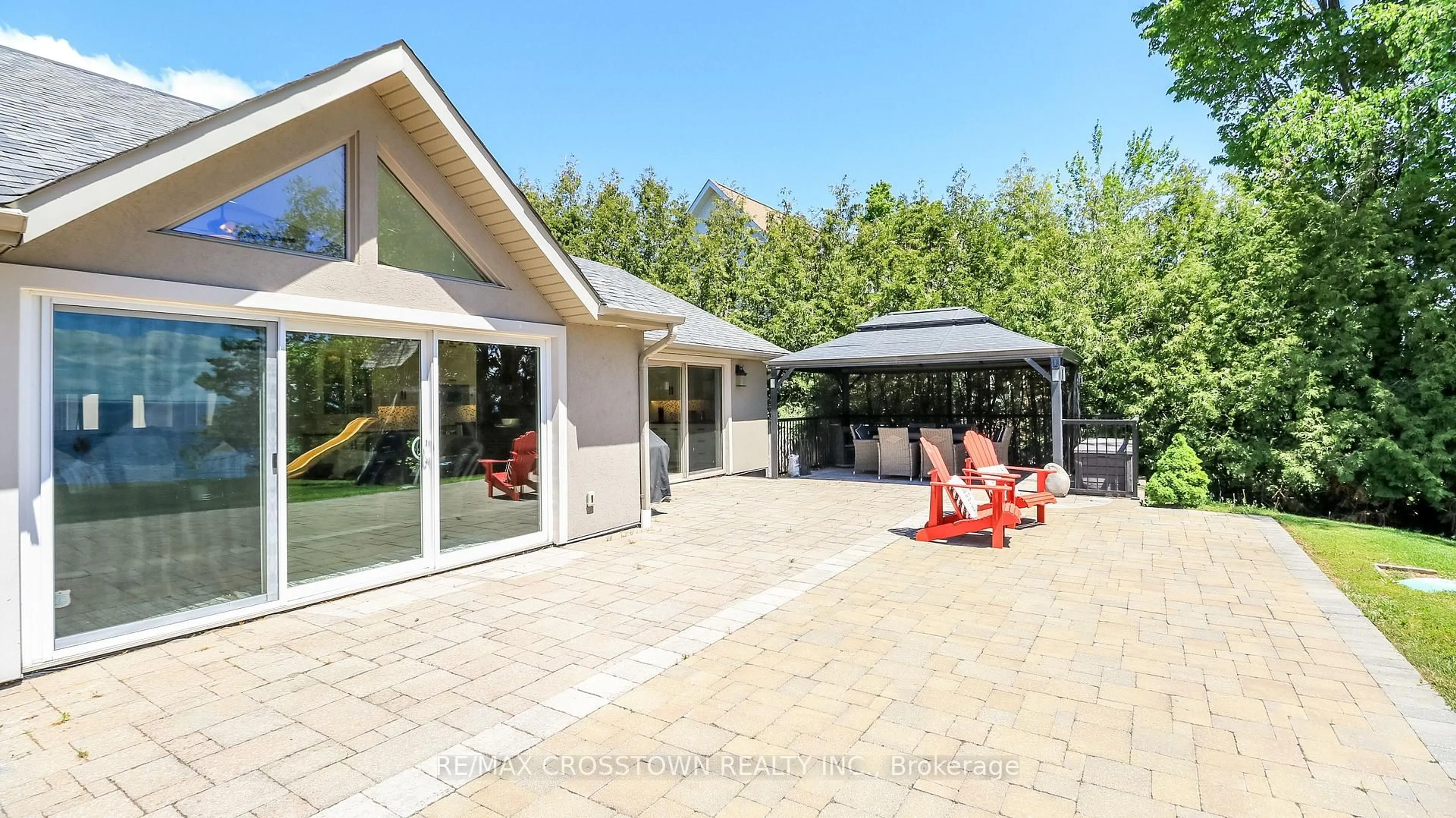 Patio, unknown for 183 Lakeshore Rd, Oro-Medonte Ontario L0L 2E0