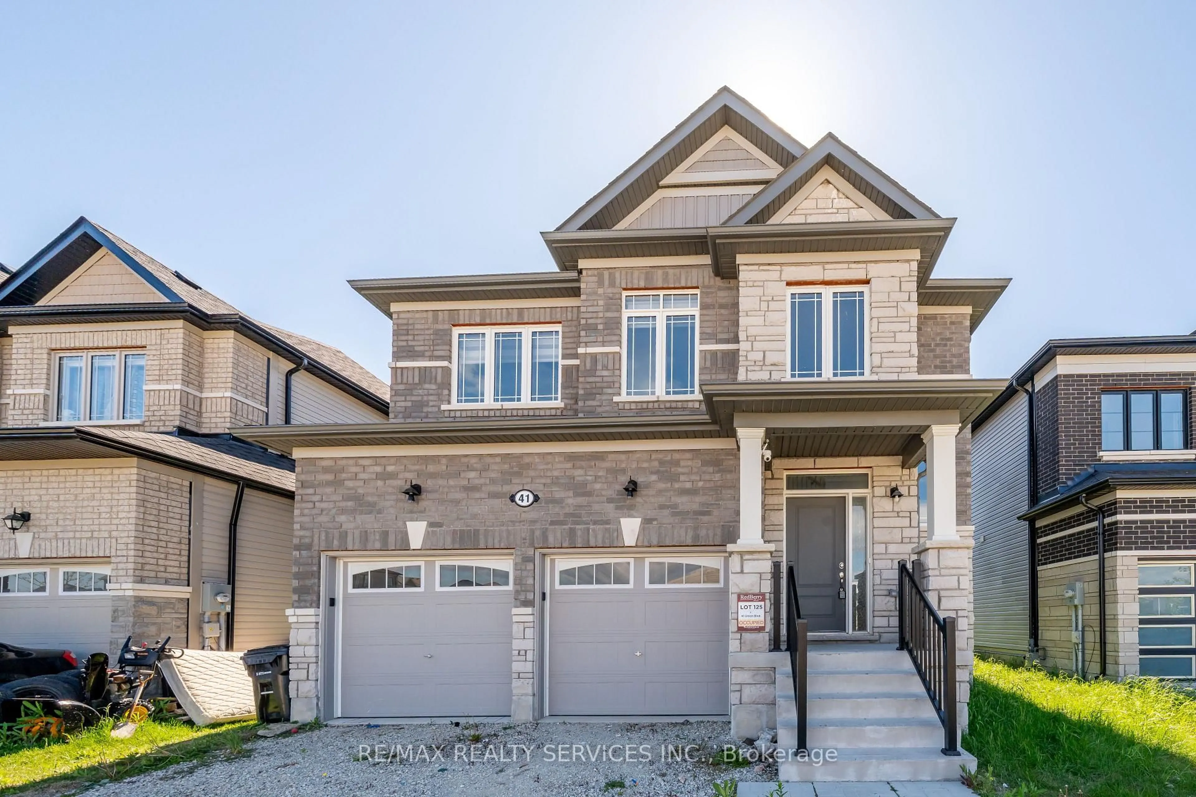 Home with brick exterior material, street for 41 Union Blvd, Wasaga Beach Ontario L9Z 0M6