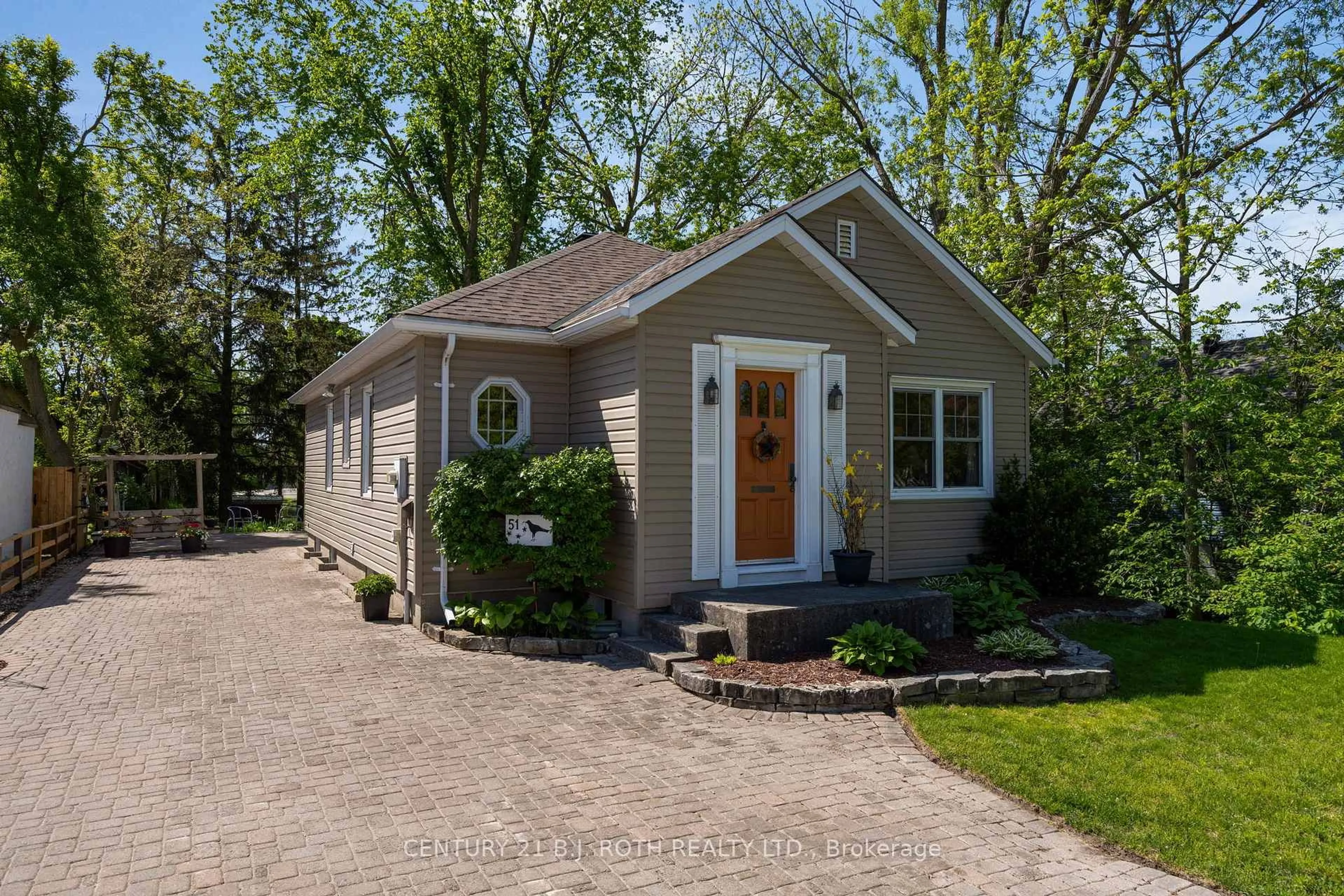 Unknown for 51 Henry St, Barrie Ontario L4N 1C6