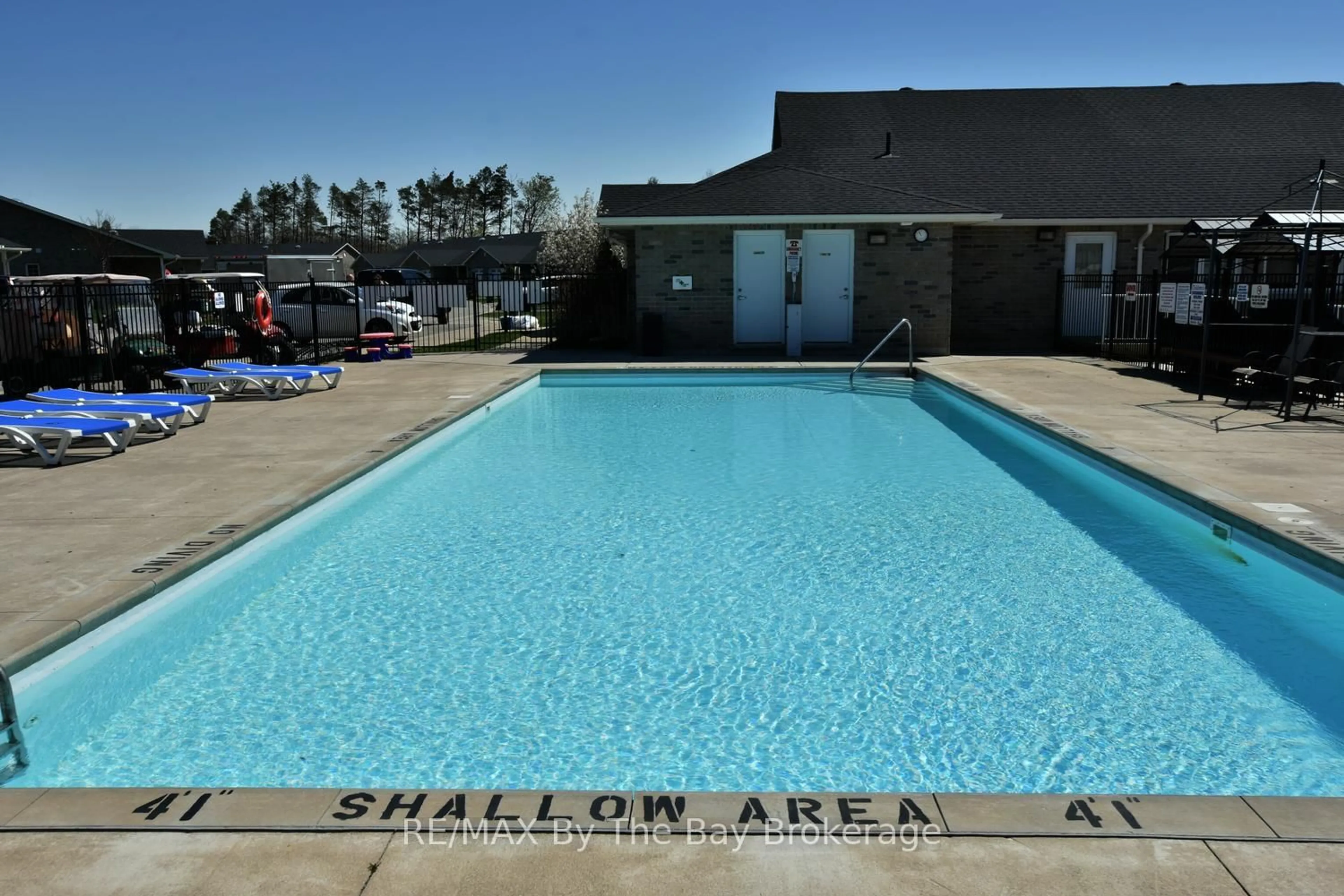 Pool for 3 Garden Grove Cres, Wasaga Beach Ontario L9Z 0E6