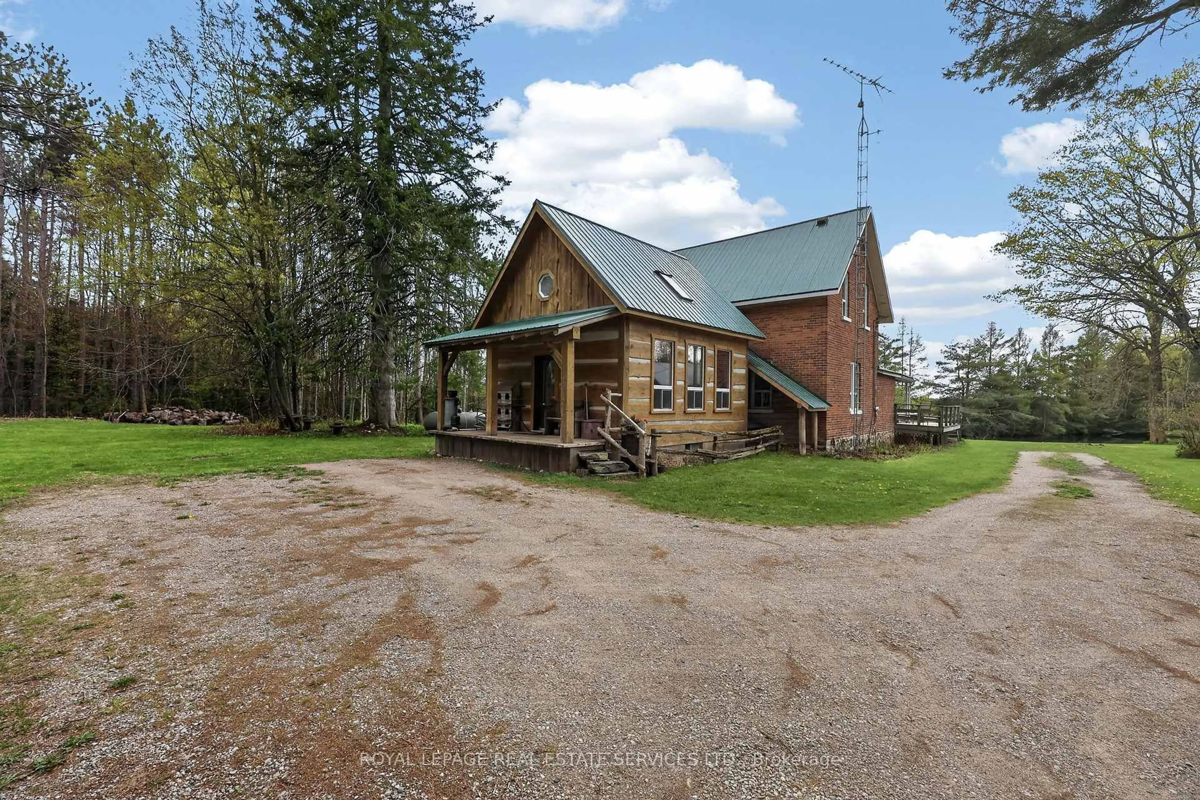 Unknown for 1351 Flos Rd 11, Springwater Ontario L0L 1P0