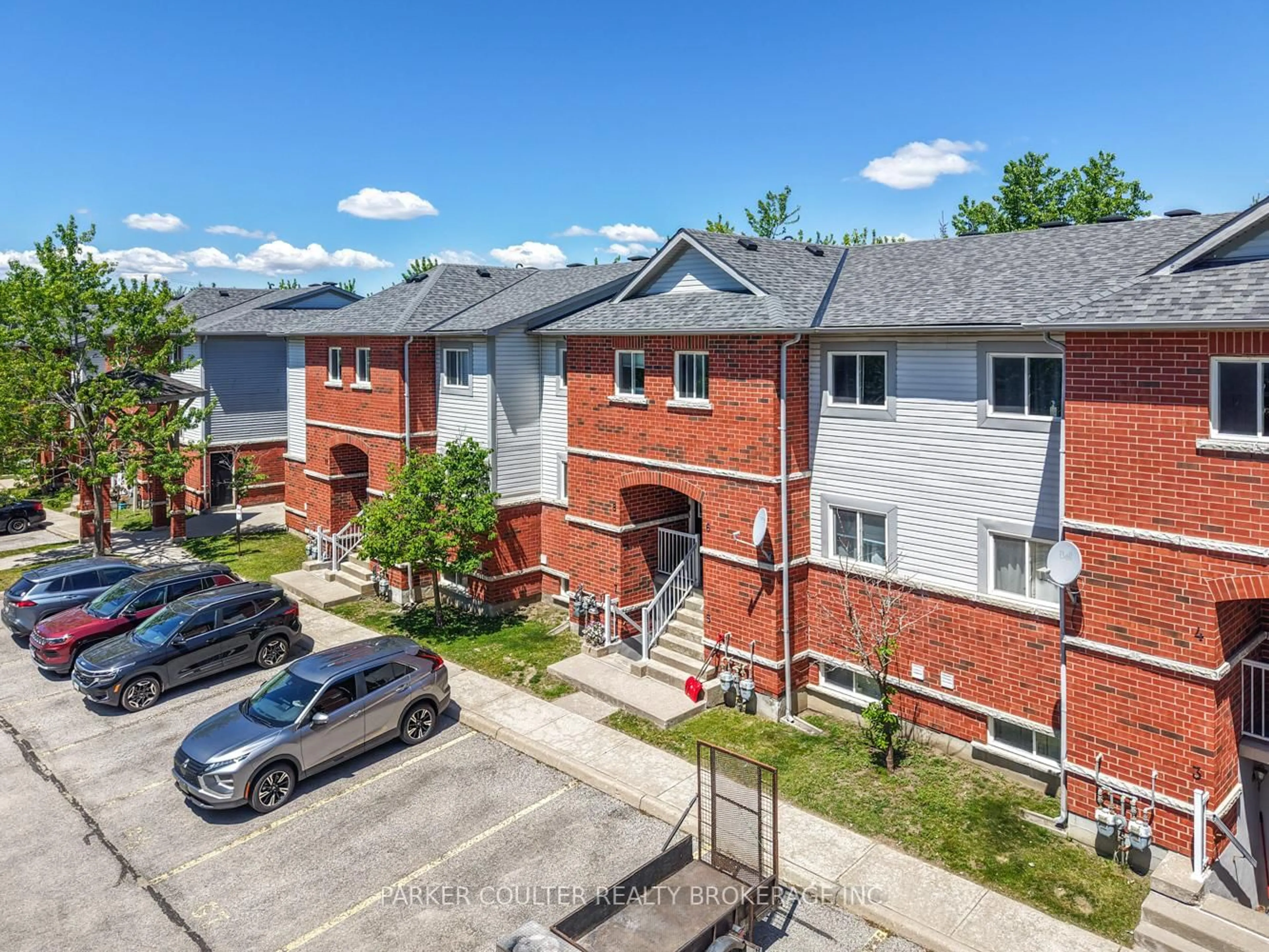 A pic from outside/outdoor area/front of a property/back of a property/a pic from drone, street for 237 Ferndale Dr #7, Barrie Ontario L4N 0T6