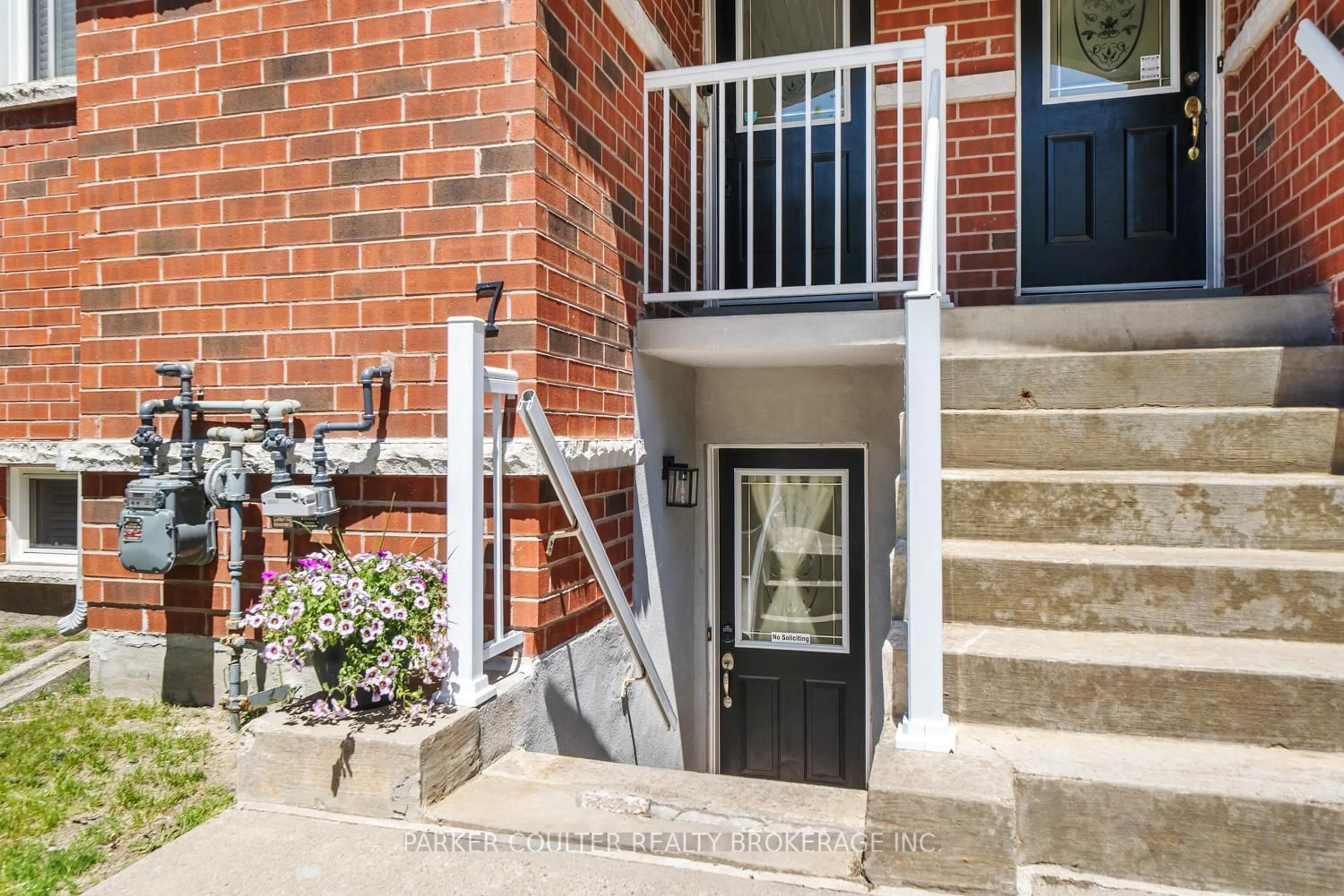 Unknown for 237 Ferndale Dr #7, Barrie Ontario L4N 0T6