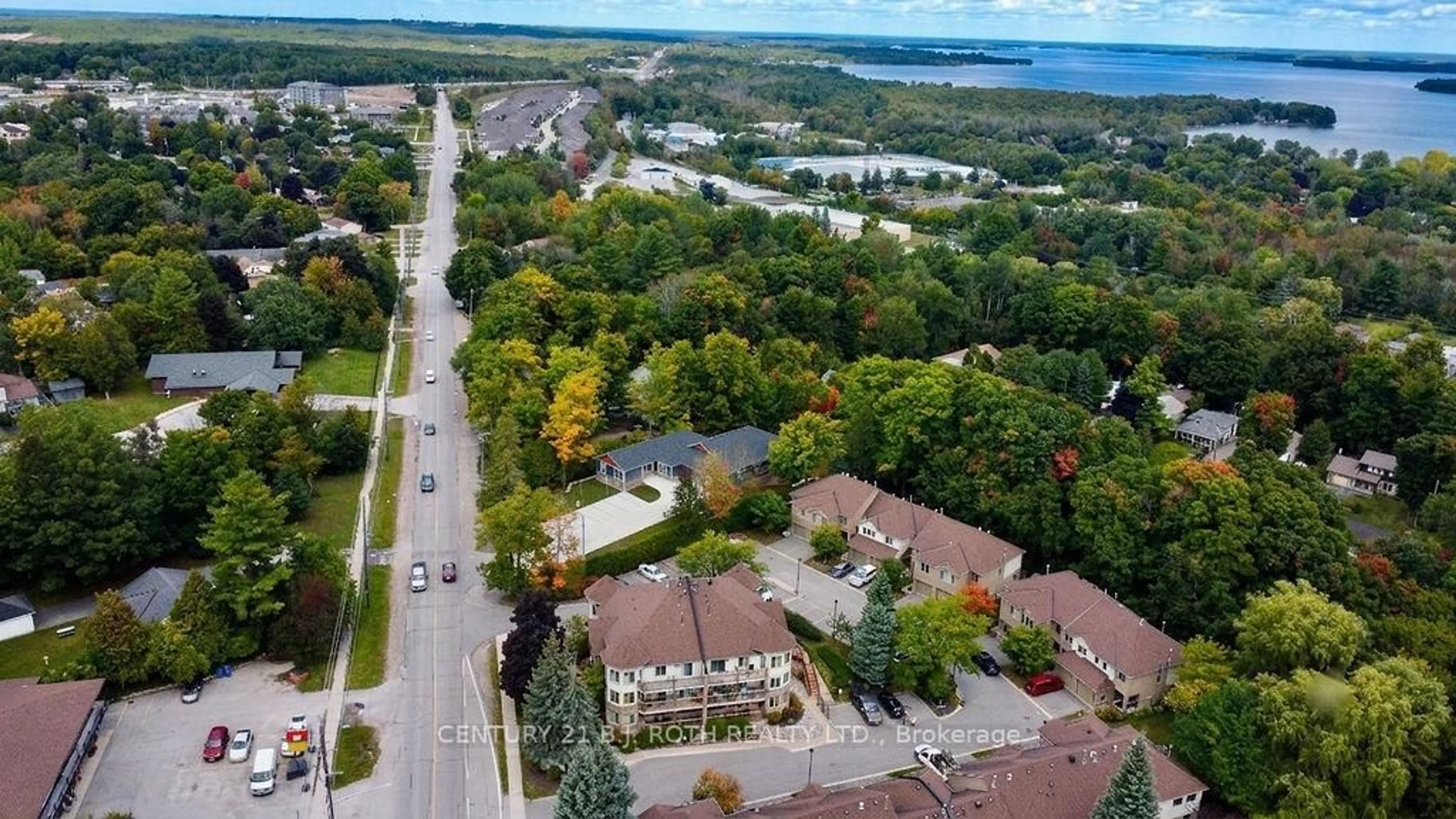 A pic from outside/outdoor area/front of a property/back of a property/a pic from drone, street for 492 Laclie St #10, Orillia Ontario L3V 7V2