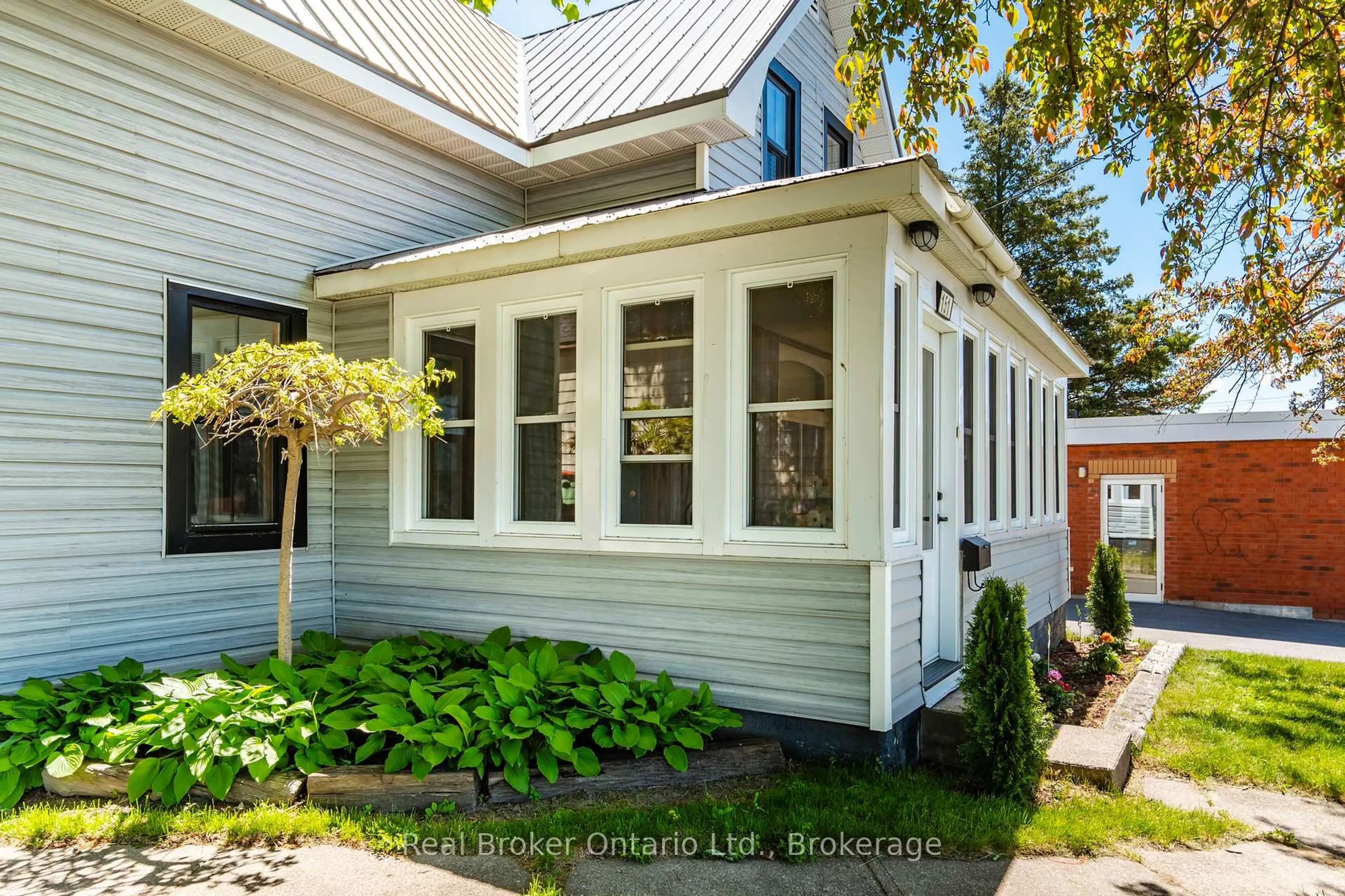 Home with vinyl exterior material, street for 151 Main St, Penetanguishene Ontario L9M 1L7